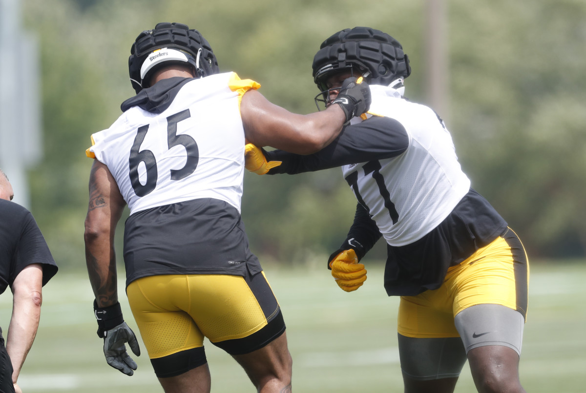 Steelers Suddenly Have A Controversy At LT Following Return Of Dan Moore