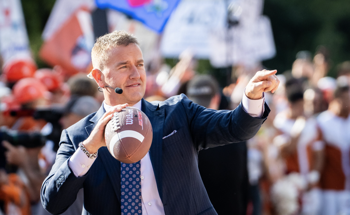 Espn Should Be Embarrassed By Chris Fowler And Kirk Herbstreit S