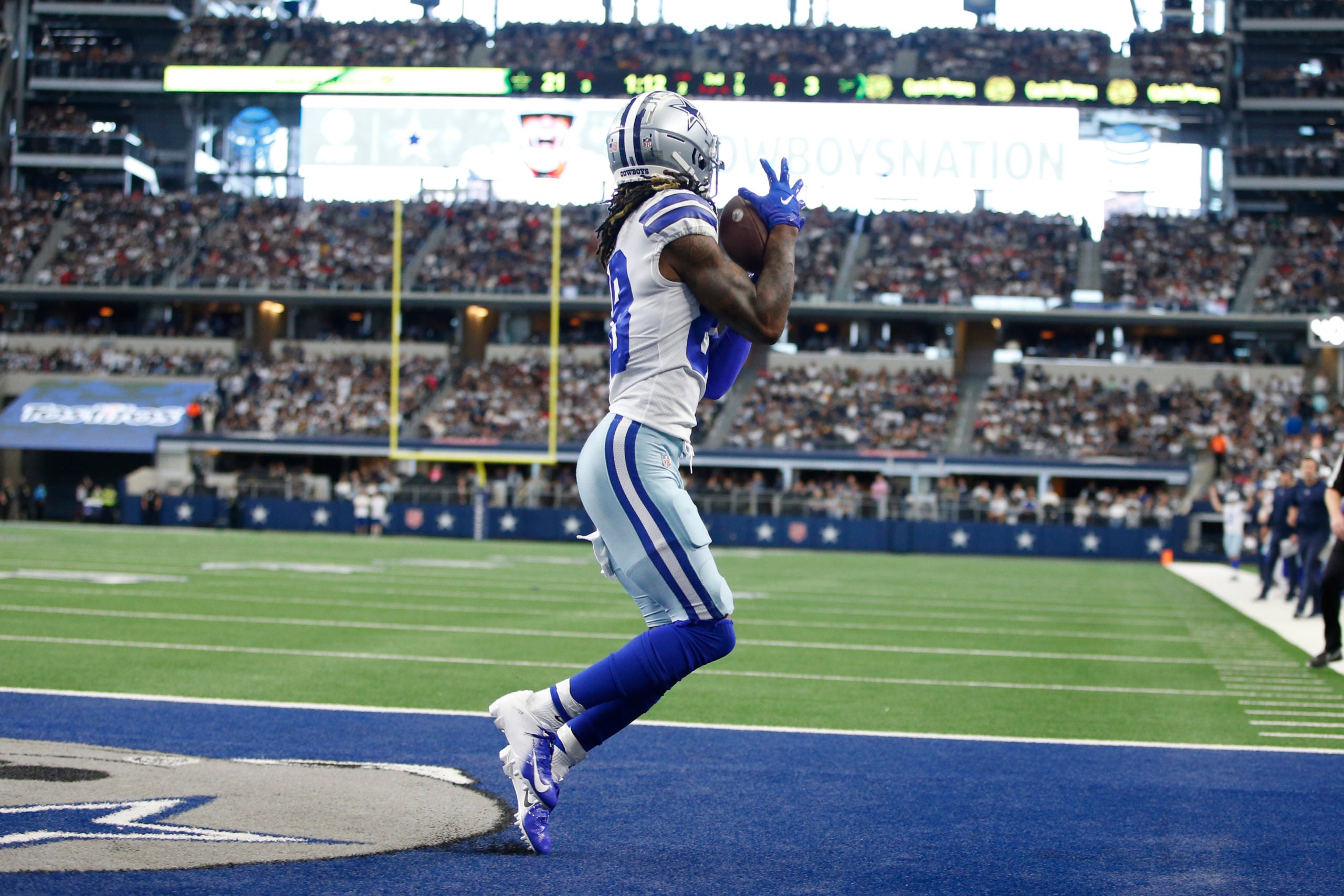 Nov 14, 2021; Arlington, Texas, USA; Dallas Cowboys wide receiver CeeDee Lamb (88) catches a touchdown pass in the second quarter against the Atlanta Falcons at AT&T Stadium. Mandatory Credit: Tim Heitman-USA TODAY Sports