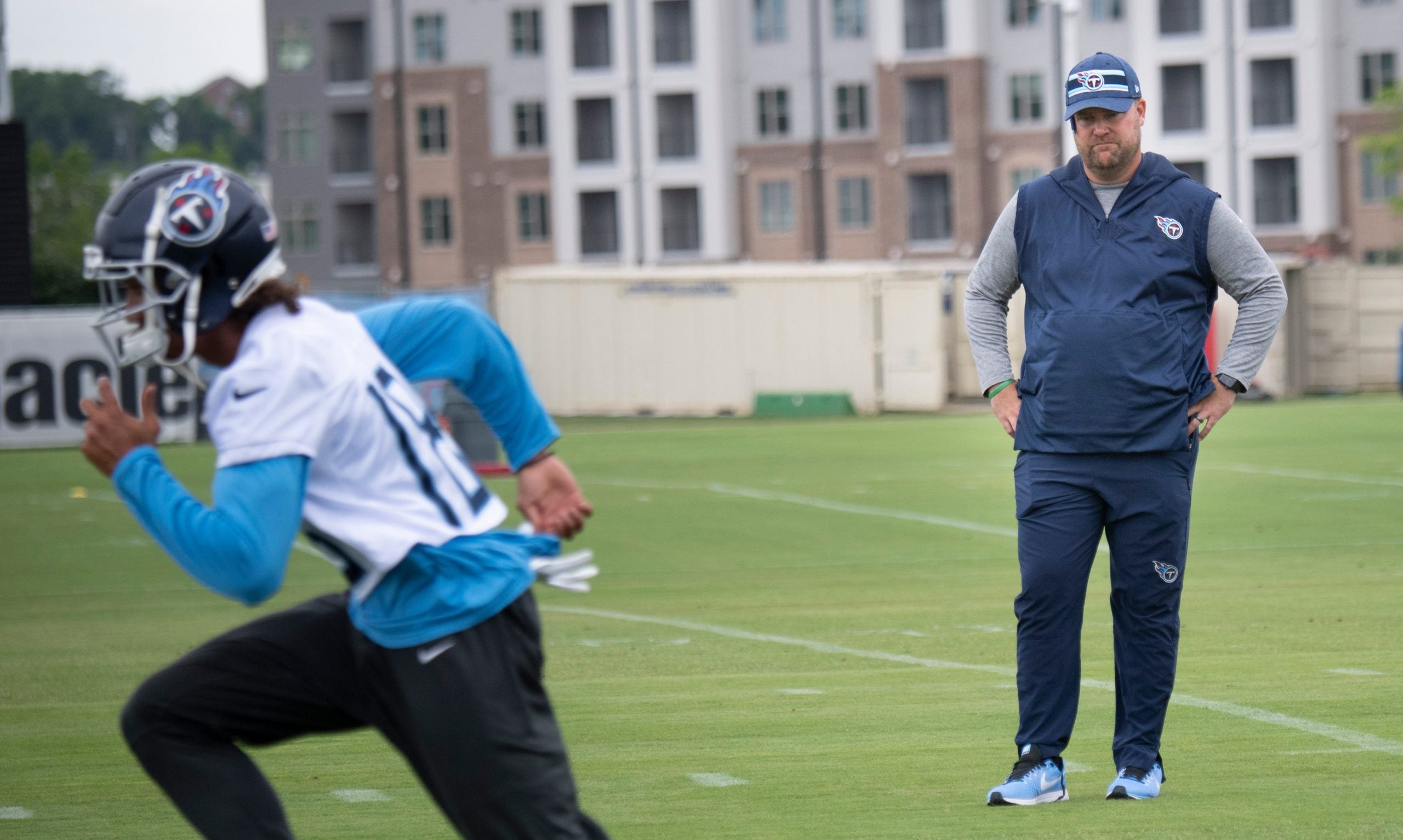 Titans general manager Jon Robinson watches wide receiver Josh Reynolds (18) during practice at Saint Thomas Sports Park Thursday, June 10, 2021 in Nashville, Tenn. Nas 0610 Titans 025