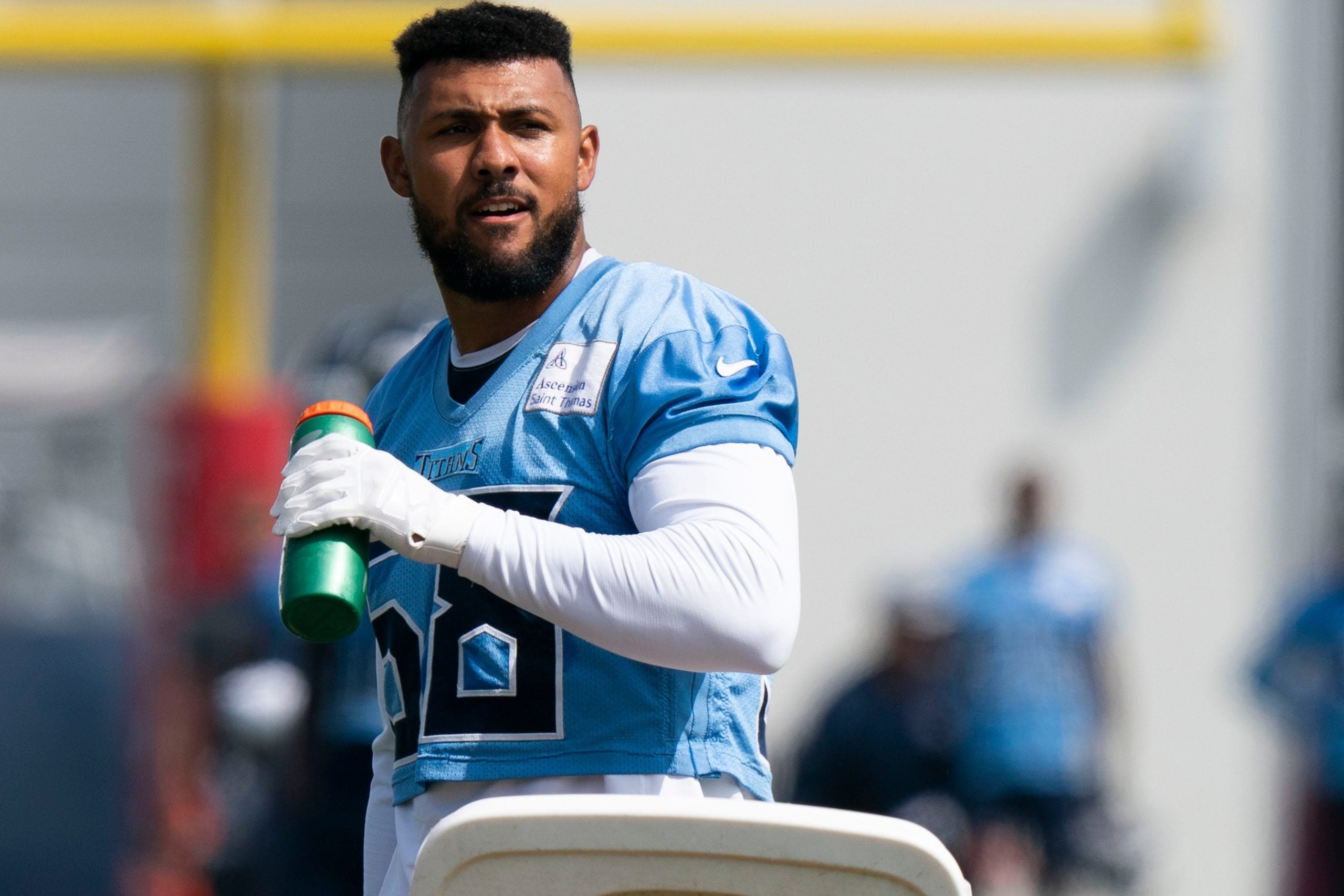Tennessee Titans outside linebacker Harold Landry (58) takes a break during practice at Saint Thomas Sports Park Tuesday, June 14, 2022, in Nashville, Tenn. Nas Titans Mini Camp 027