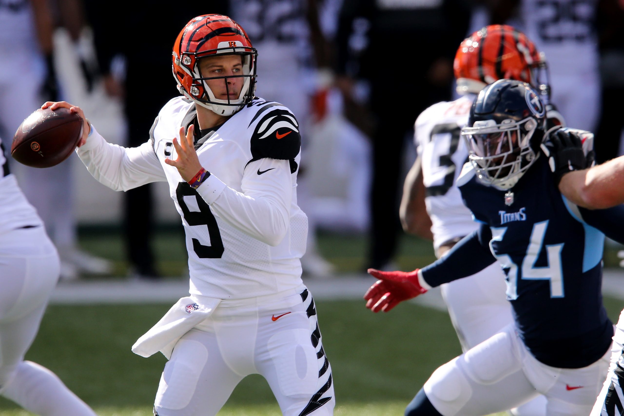 Cincinnati Bengals quarterback Joe Burrow (9) throws during the first quarter of a Week 8 NFL football game against the Tennessee Titans, Sunday, Nov. 1, 2020, at Paul Brown Stadium in Cincinnati. Tennessee Titans At Cincinnati Bengals Nov 1
