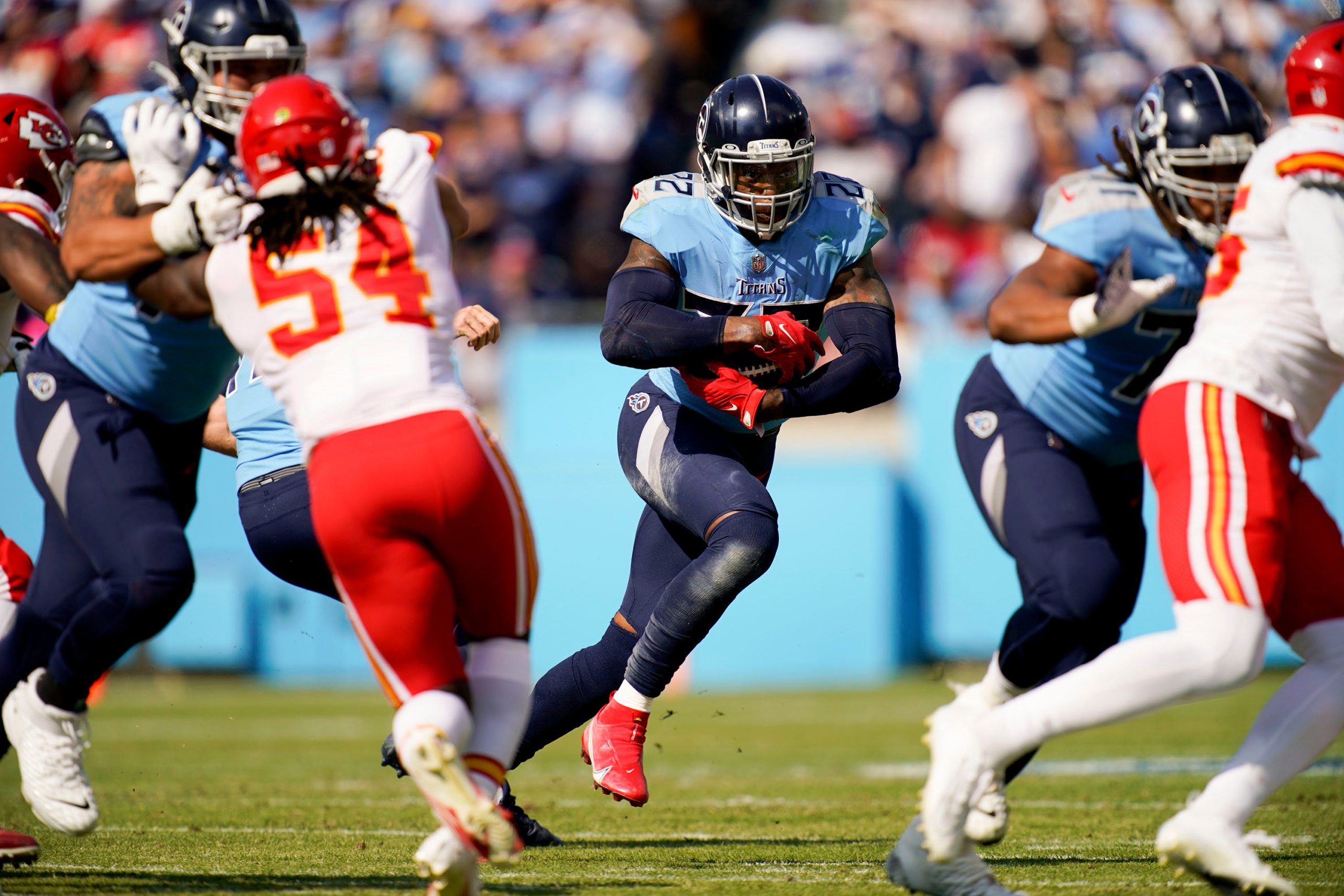 Tennessee Titans running back Derrick Henry (22) runs the ball during the first quarter at Nissan Stadium Sunday, Oct. 24, 2021 in Nashville, Tenn. Titans Chiefs 079