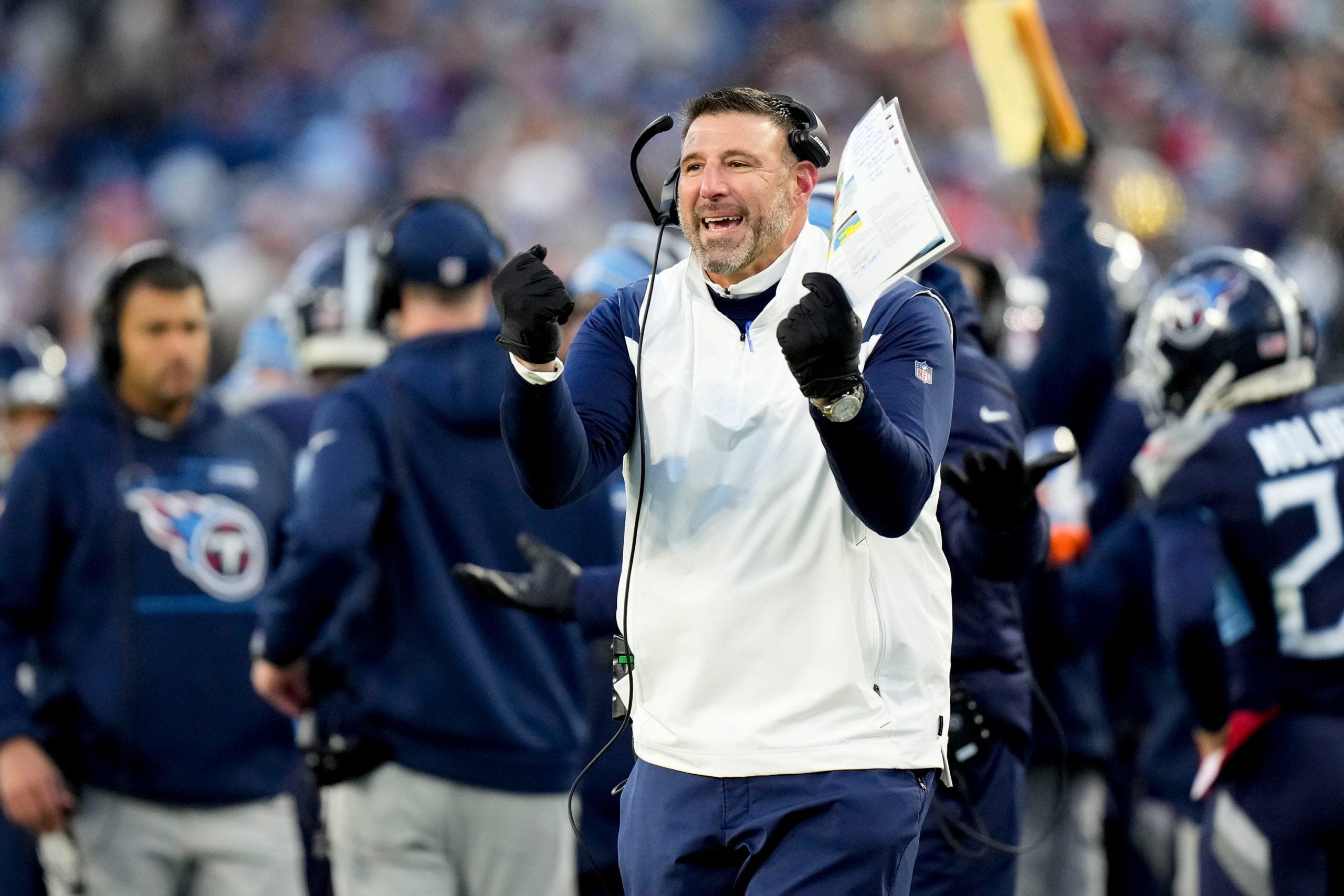 Tennessee Titans head coach Mike Vrabel takes issue with a call during the second quarter of an AFC divisional playoff game at Nissan Stadium Saturday, Jan. 22, 2022 in Nashville, Tenn. Titans Bengals 157