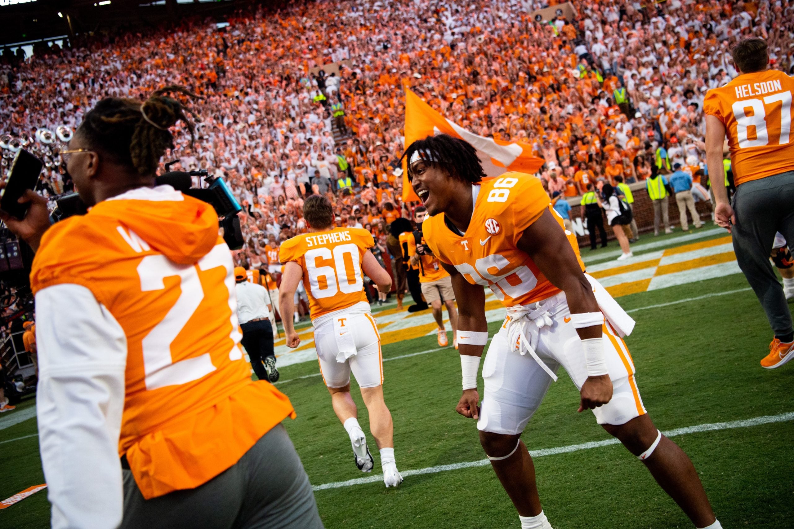 Tennessee tight end Miles Campbell (86) celebrates after Tennessee's football game against Florida in Neyland Stadium in Knoxville, Tenn., on Saturday, Sept. 24, 2022. Kns Ut Florida Football Bp