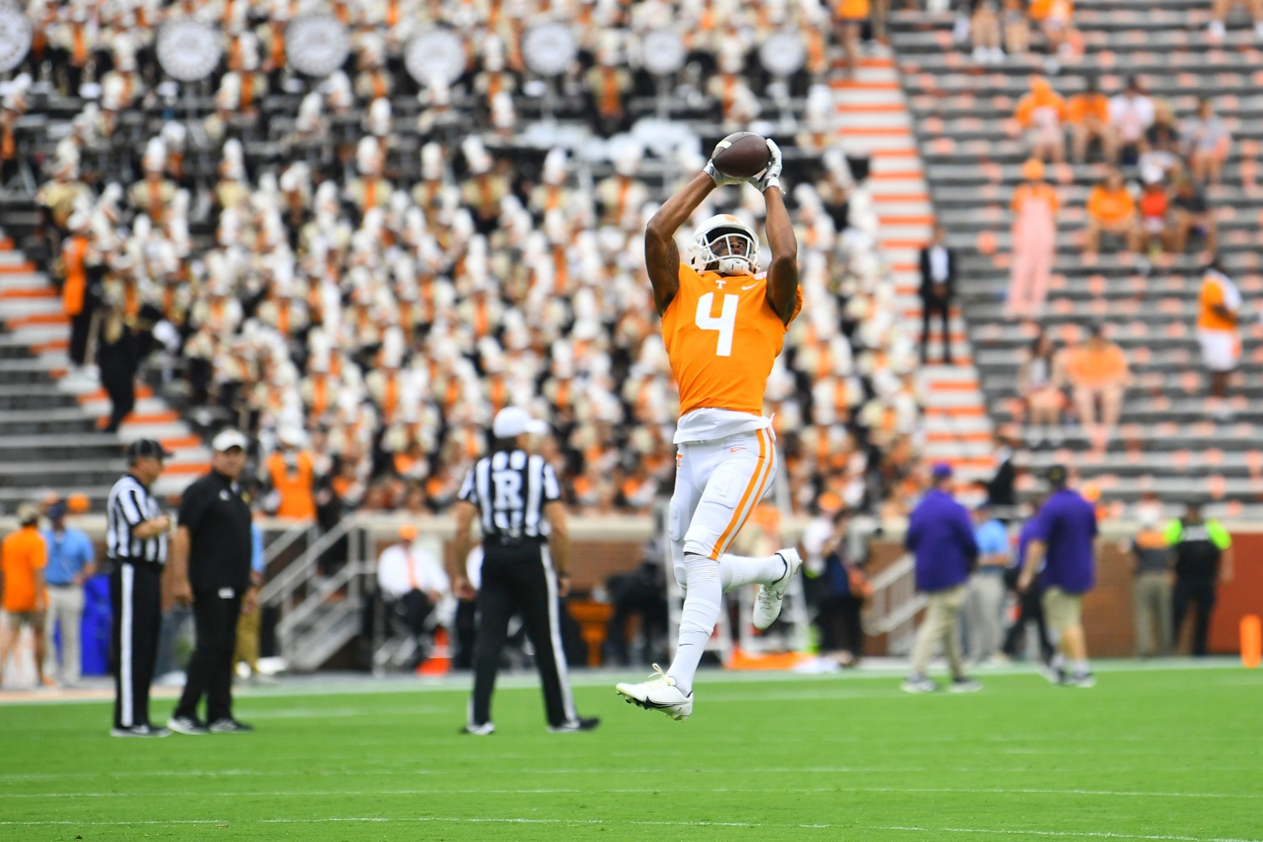 Tennessee wide receiver Cedric Tillman (4) warming up before the start of an NCAA college football game between the Tennessee Volunteers and Tennessee Tech Golden Eagles in Knoxville, Tenn. on Saturday, September 18, 2021. Utvtech0917