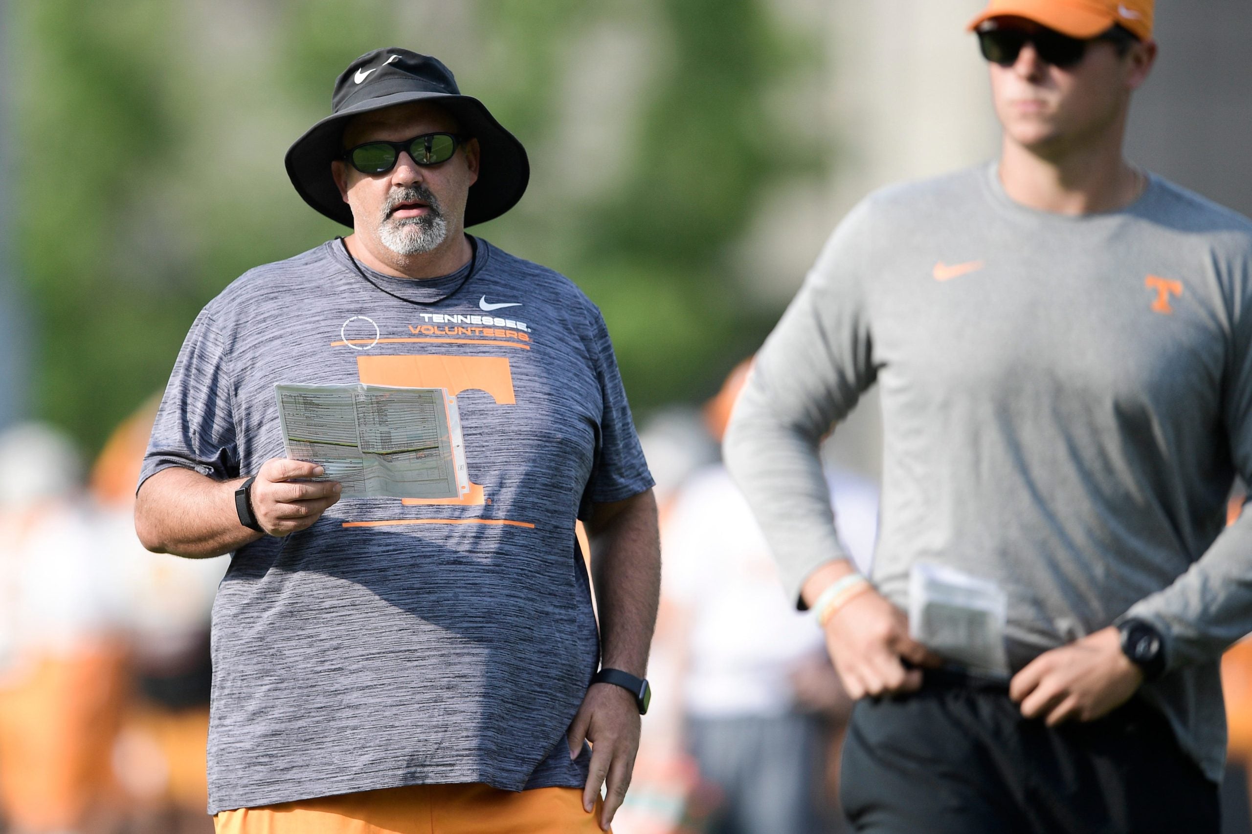 Tennessee offensive line coach Glen Elarbee during fall practice at Haslam Field in Knoxville, Tenn. on Friday, Aug. 6, 2021. Kns Tennessee Fall Practice