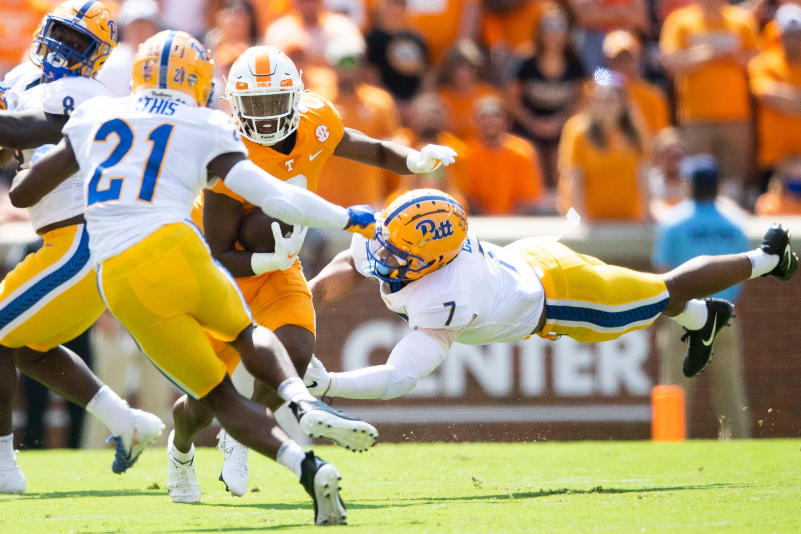 Tennessee running back Jabari Small (2) via Brianna Paciorka/News Sentinel via Imagn Content Services, LLC