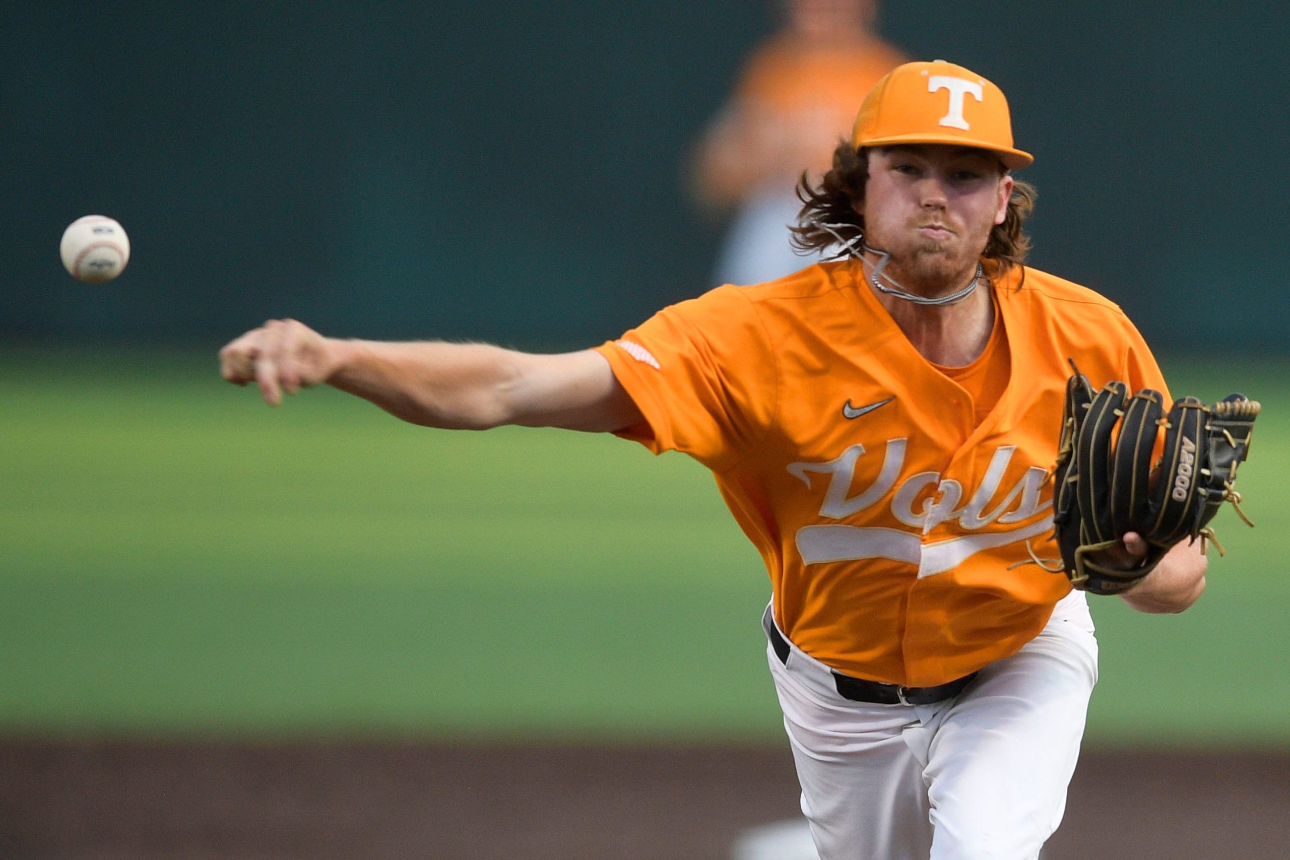 Tennessee right-handed pitcher Camden Sewell (16) throws a pitch during a game at Lindsey Nelson Stadium in Knoxville, Tenn. on Friday, May 13, 2022. Kns Tennessee Georgia Baseball
