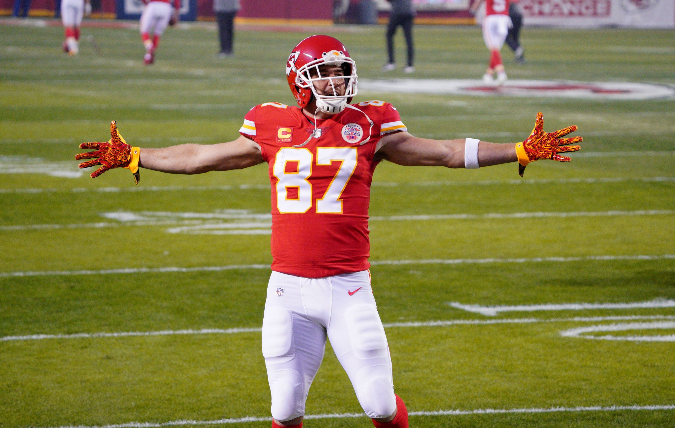 Travis Kelce Celebrates