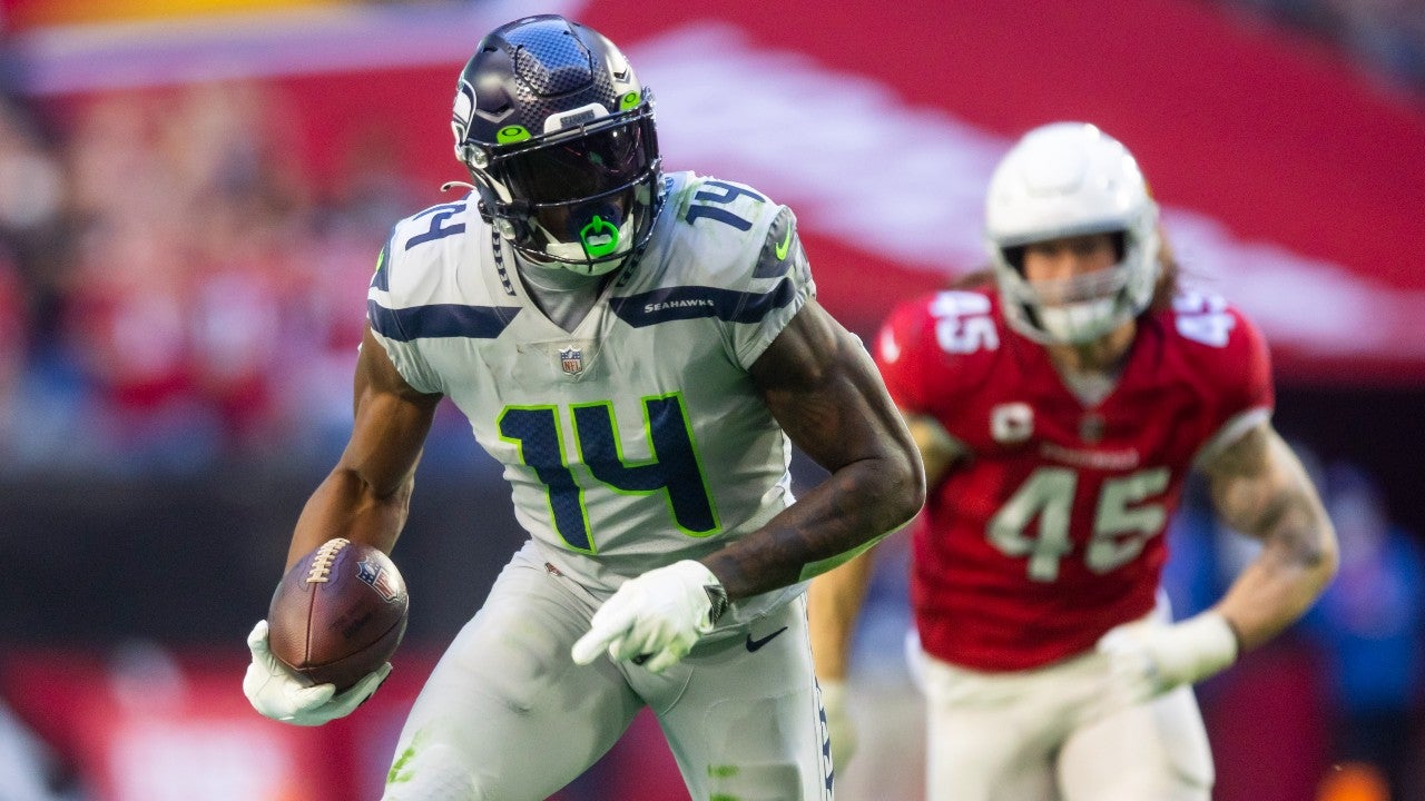 Jan 9, 2022; Glendale, Arizona, USA; Seattle Seahawks wide receiver DK Metcalf (14) against the Arizona Cardinals at State Farm Stadium. Mandatory Credit: Mark J. Rebilas-USA TODAY Sports