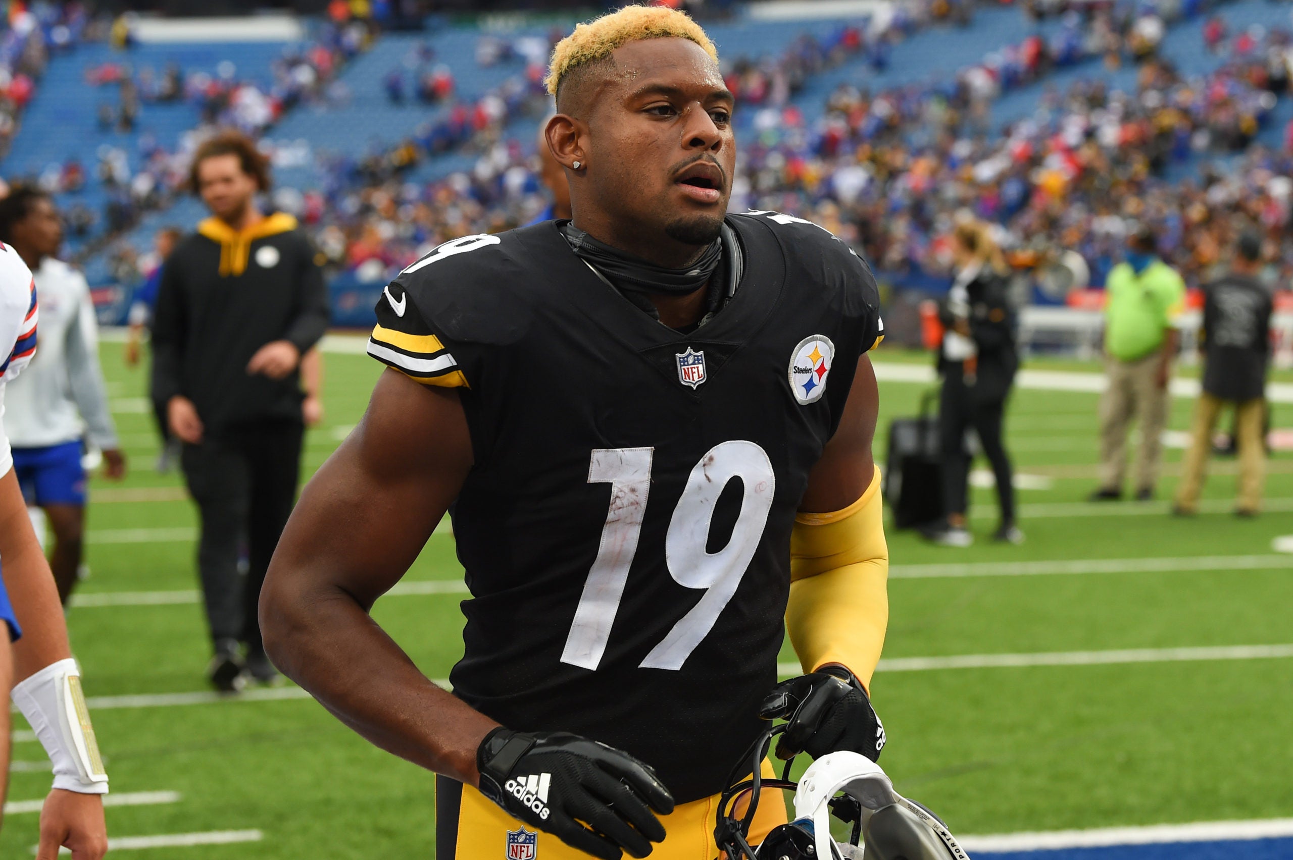Sep 12, 2021; Orchard Park, New York, USA; Pittsburgh Steelers wide receiver JuJu Smith-Schuster (19) jogs off the field following the game against the Buffalo Bills at Highmark Stadium. Mandatory Credit: Rich Barnes-USA TODAY Sports