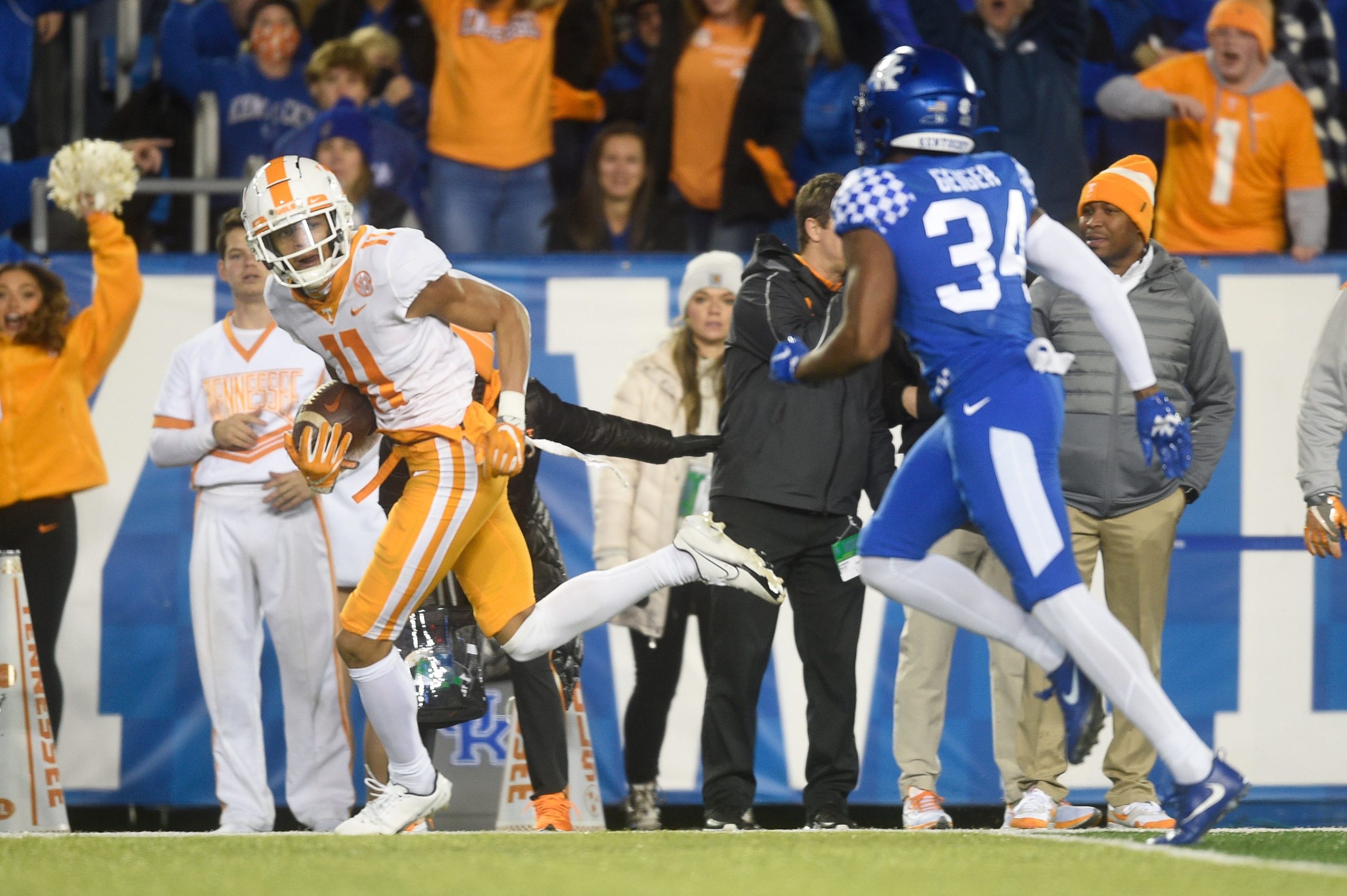 Tennessee wide receiver Jalin Hyatt (11) runs the ball down the field during an SEC football game between the Tennessee Volunteers and the Kentucky Wildcats at Kroger Field in Lexington, Ky. on Saturday, Nov. 6, 2021. Tennvskentucky1106 0921