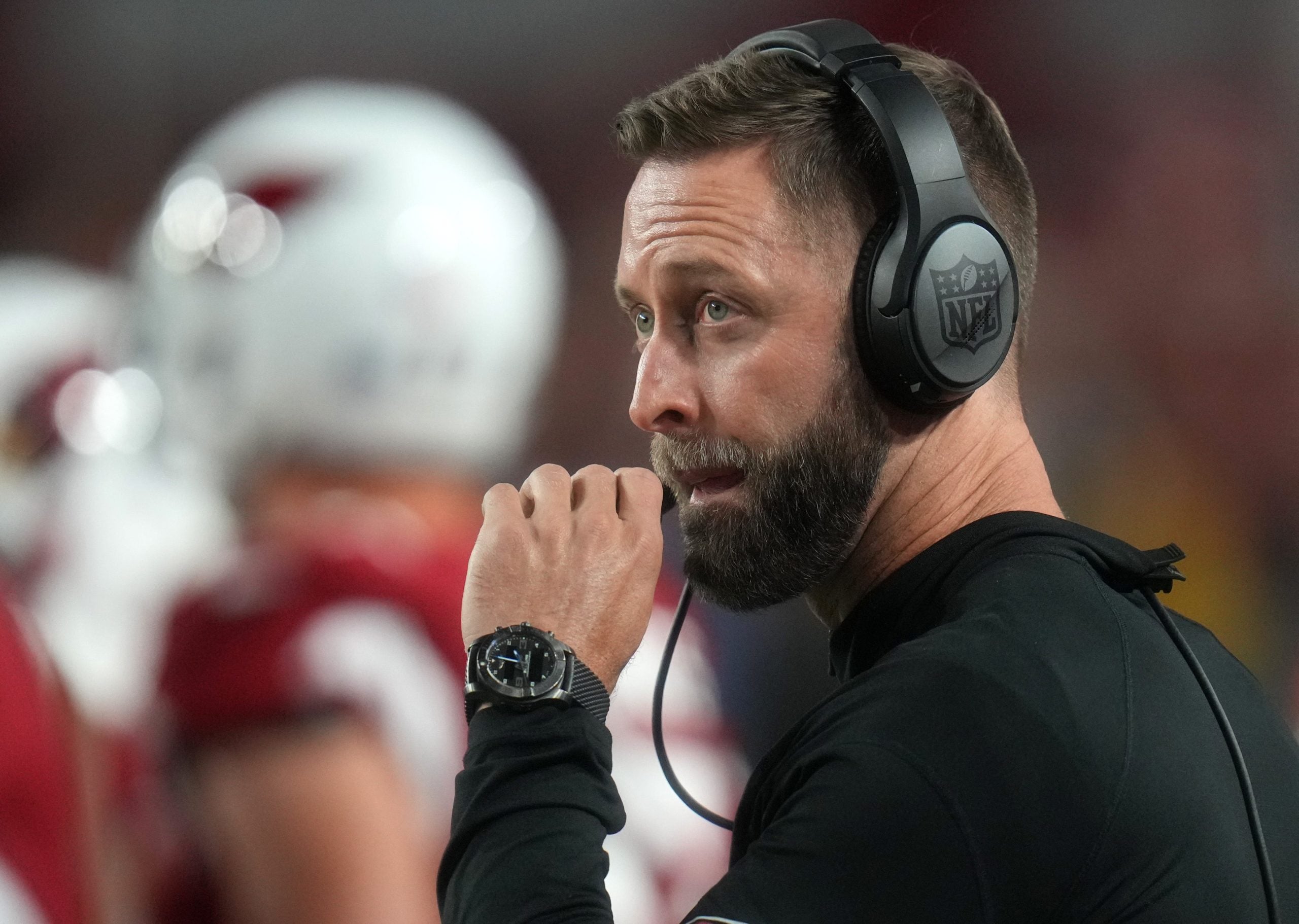 Dec 25, 2022; Glendale, Arizona, USA; Arizona Cardinals head coach Kliff Kingsbury walks the sidelines as they take on the Tampa Bay Buccaneers at State Farm Stadium. Nfl Tampa Bay At Cardinals
