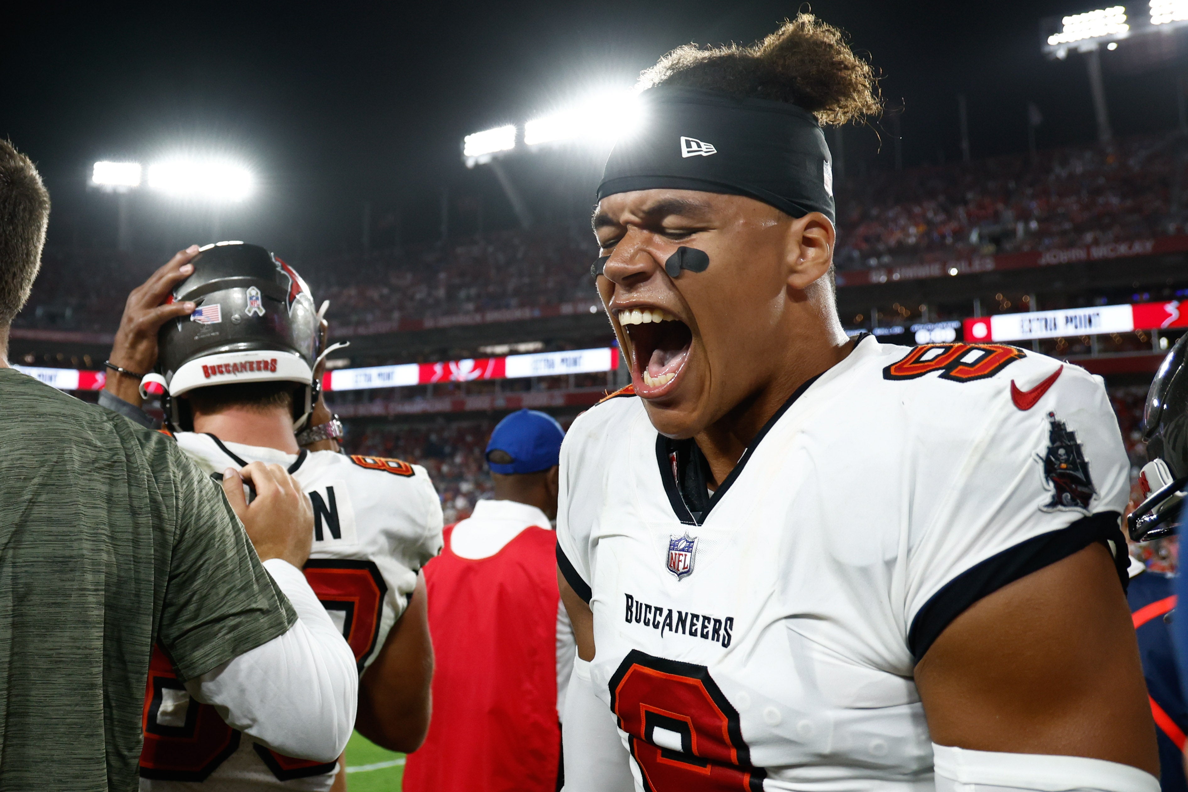 Buccaneers, Joe Tryon-Shoyinka