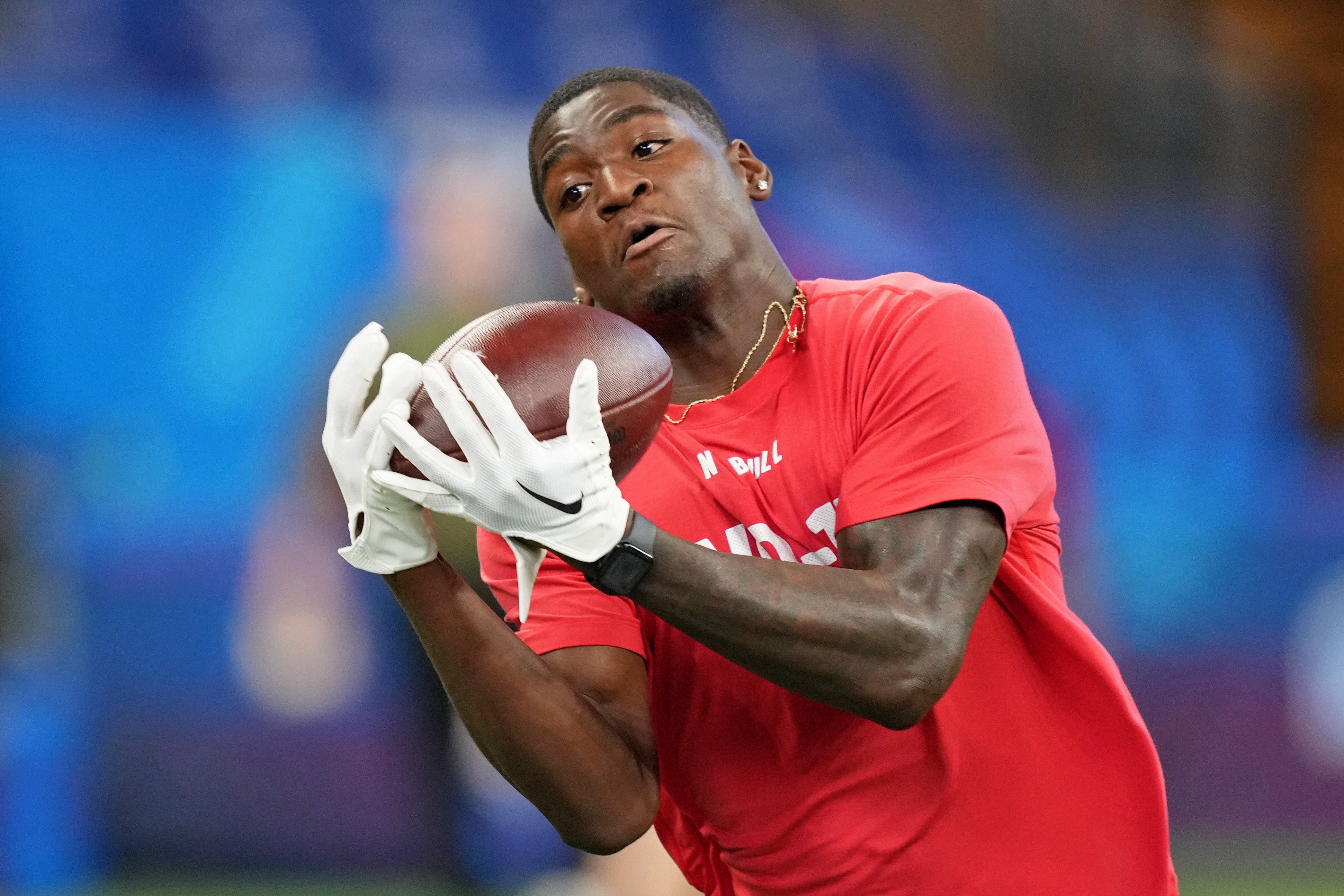 Mar 4, 2023; Indianapolis, IN, USA; North Carolina???Charlotte wide receiver Grant Dubose (WO15) participates in drills at Lucas Oil Stadium. Mandatory Credit: Kirby Lee-USA TODAY Sports
