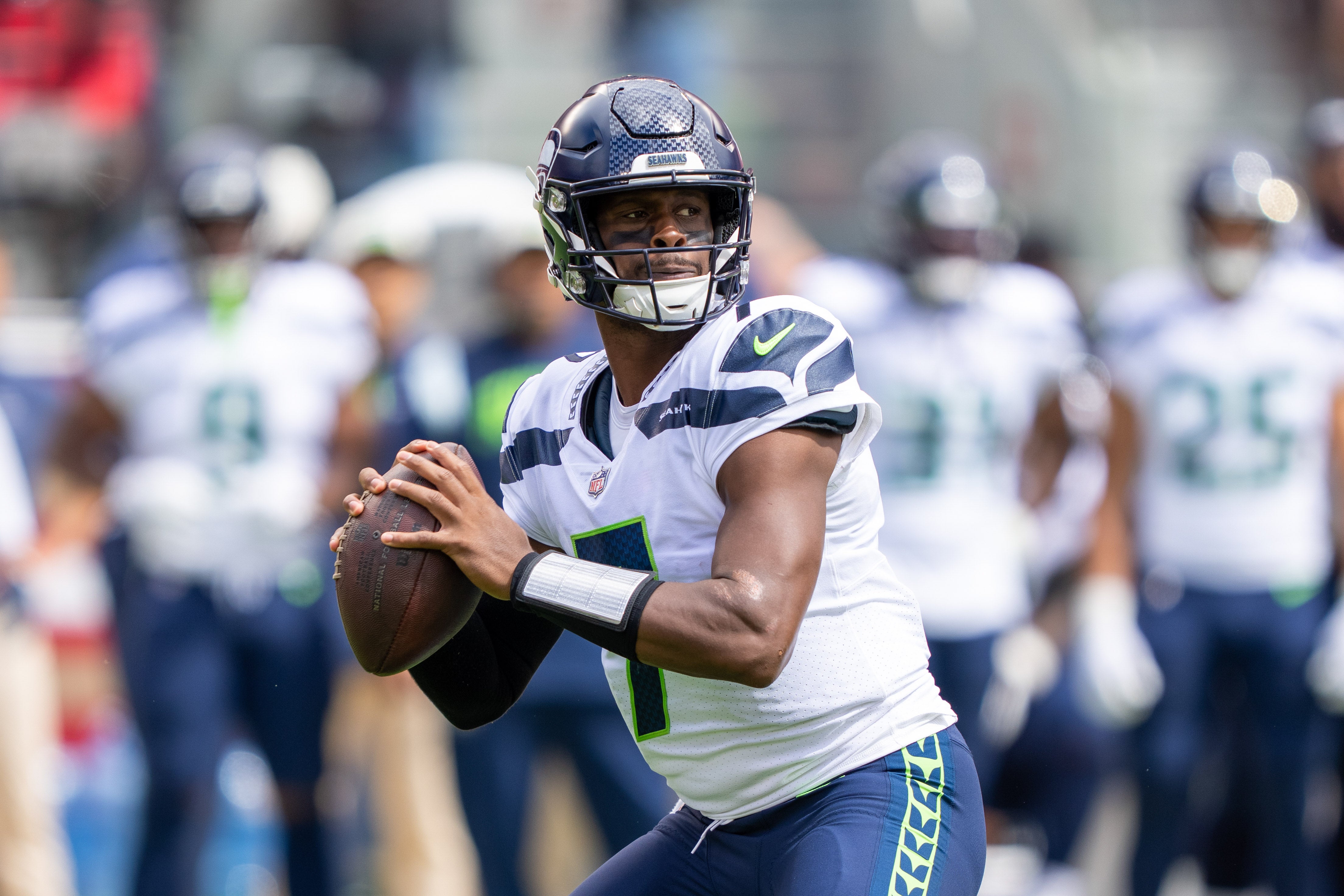 September 18, 2022; Santa Clara, California, USA; Seattle Seahawks quarterback Geno Smith (7) during the first quarter against the San Francisco 49ers at Levi's Stadium.