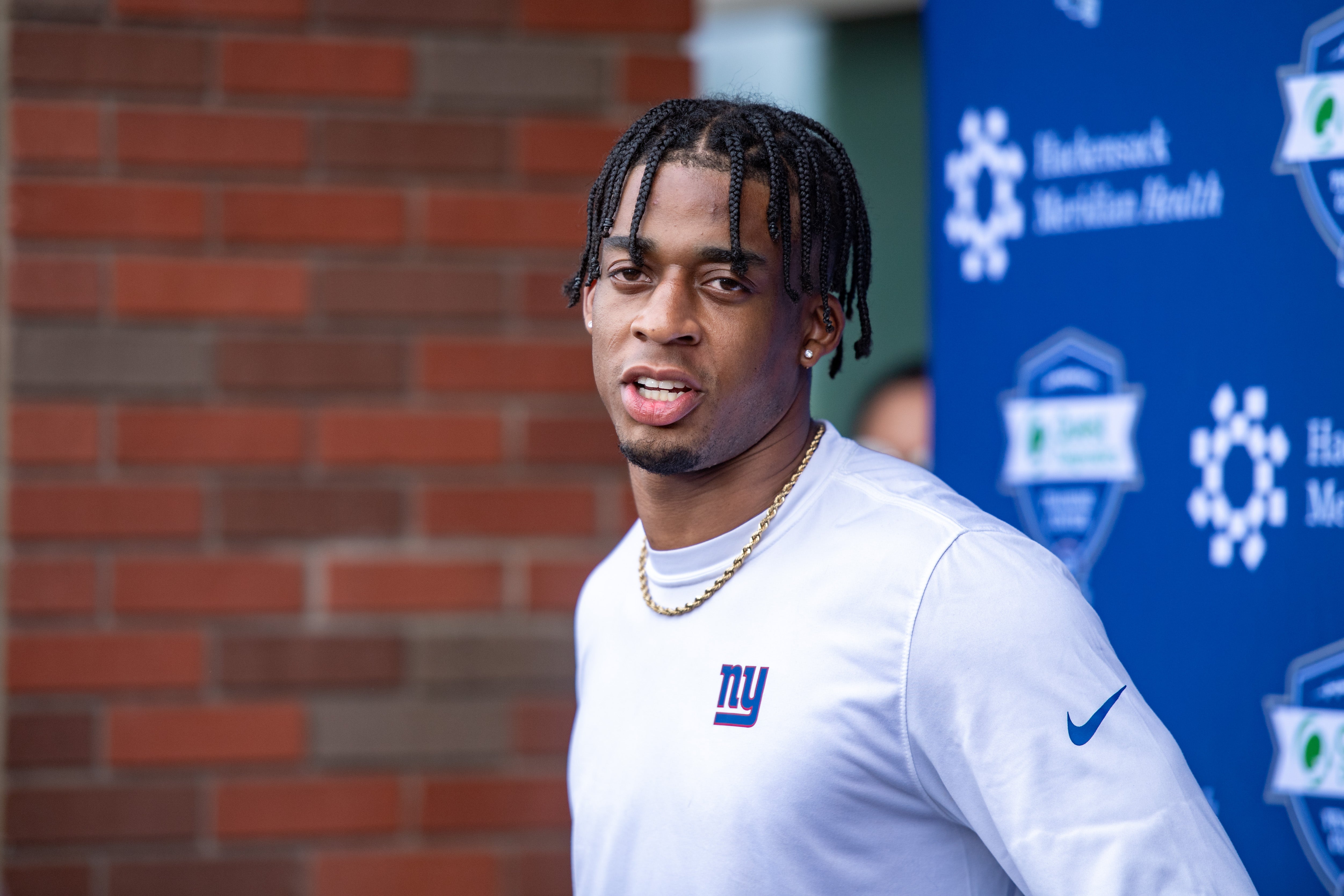 giants-training-camp-battle-nickel-darnay-holmes-cordale-flott