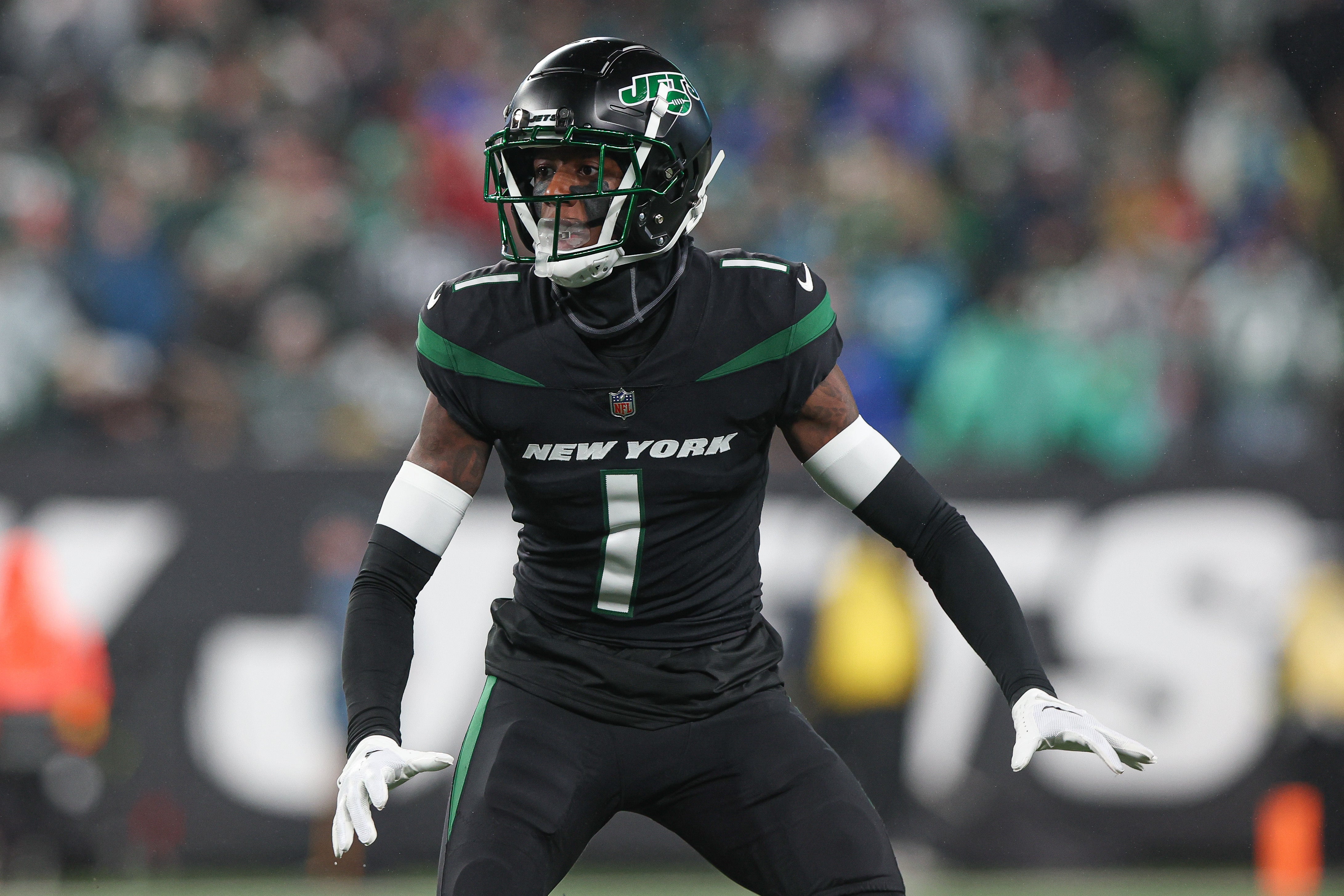 Dec 22, 2022; East Rutherford, New Jersey, USA; New York Jets cornerback Sauce Gardner (1) reads a play during the first half against the Jacksonville Jaguars at MetLife Stadium.