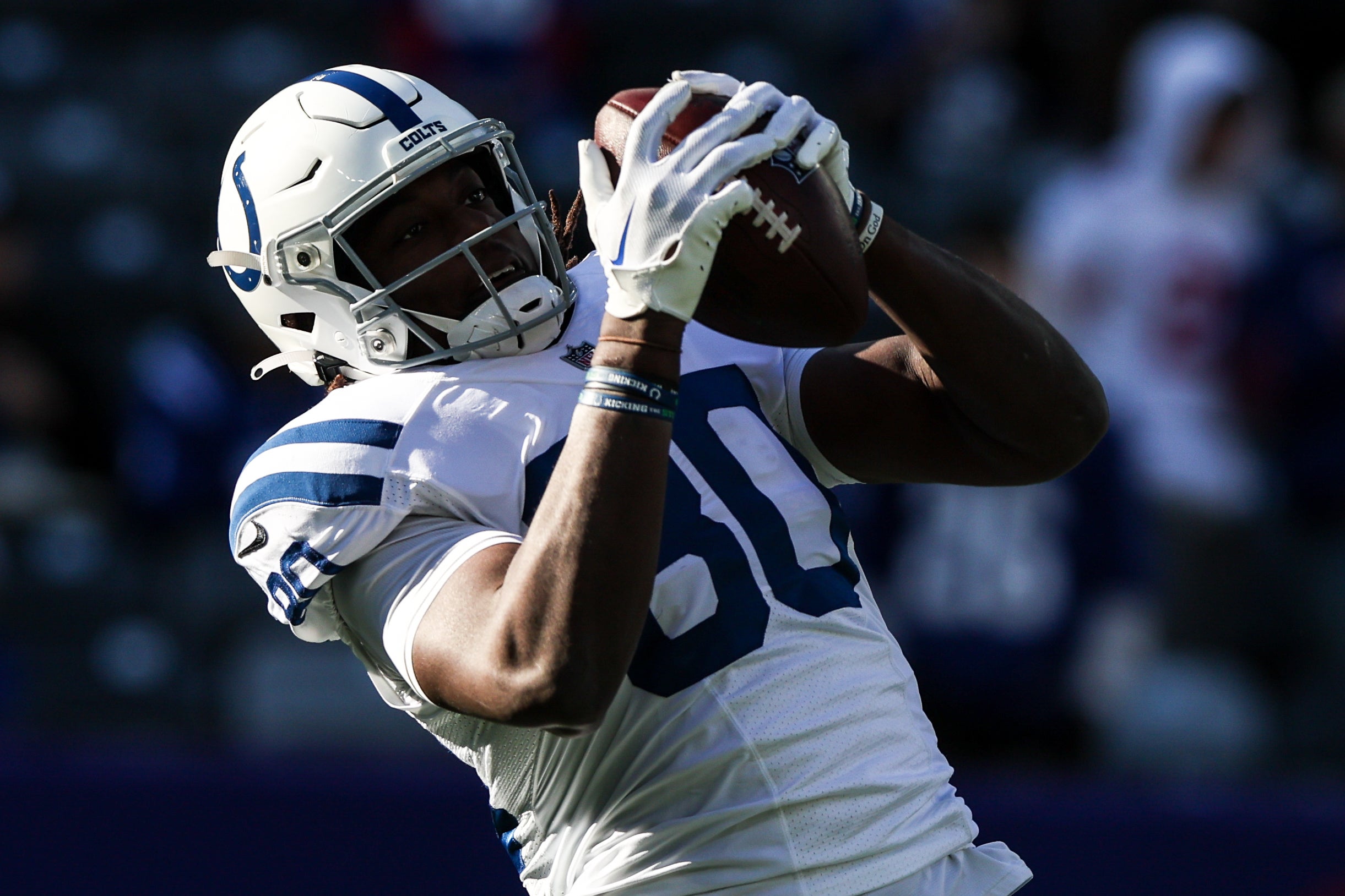 Jan 1, 2023; East Rutherford, New Jersey, USA; Indianapolis Colts tight end Jelani Woods (80) catches the ball during warm ups before the game against the New York Giants at MetLife Stadium.