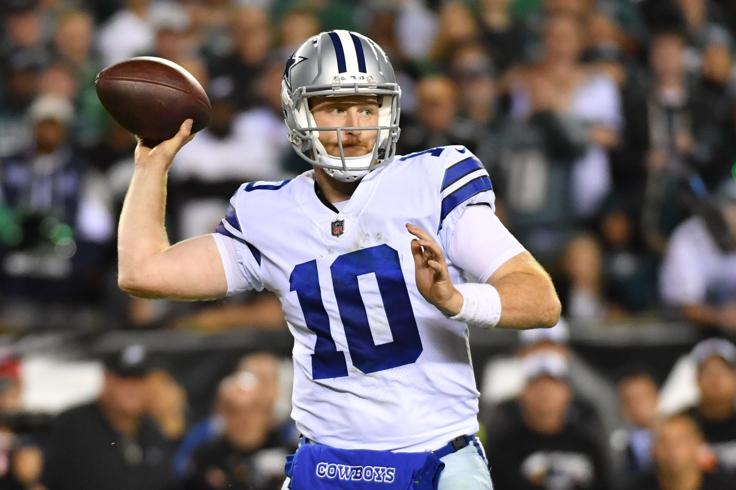 Dallas Cowboys quarterback Cooper Rush (10) throws a pass against the Philadelphia Eagles at Lincoln Financial Field / Eric Hartline-USA TODAY Sports