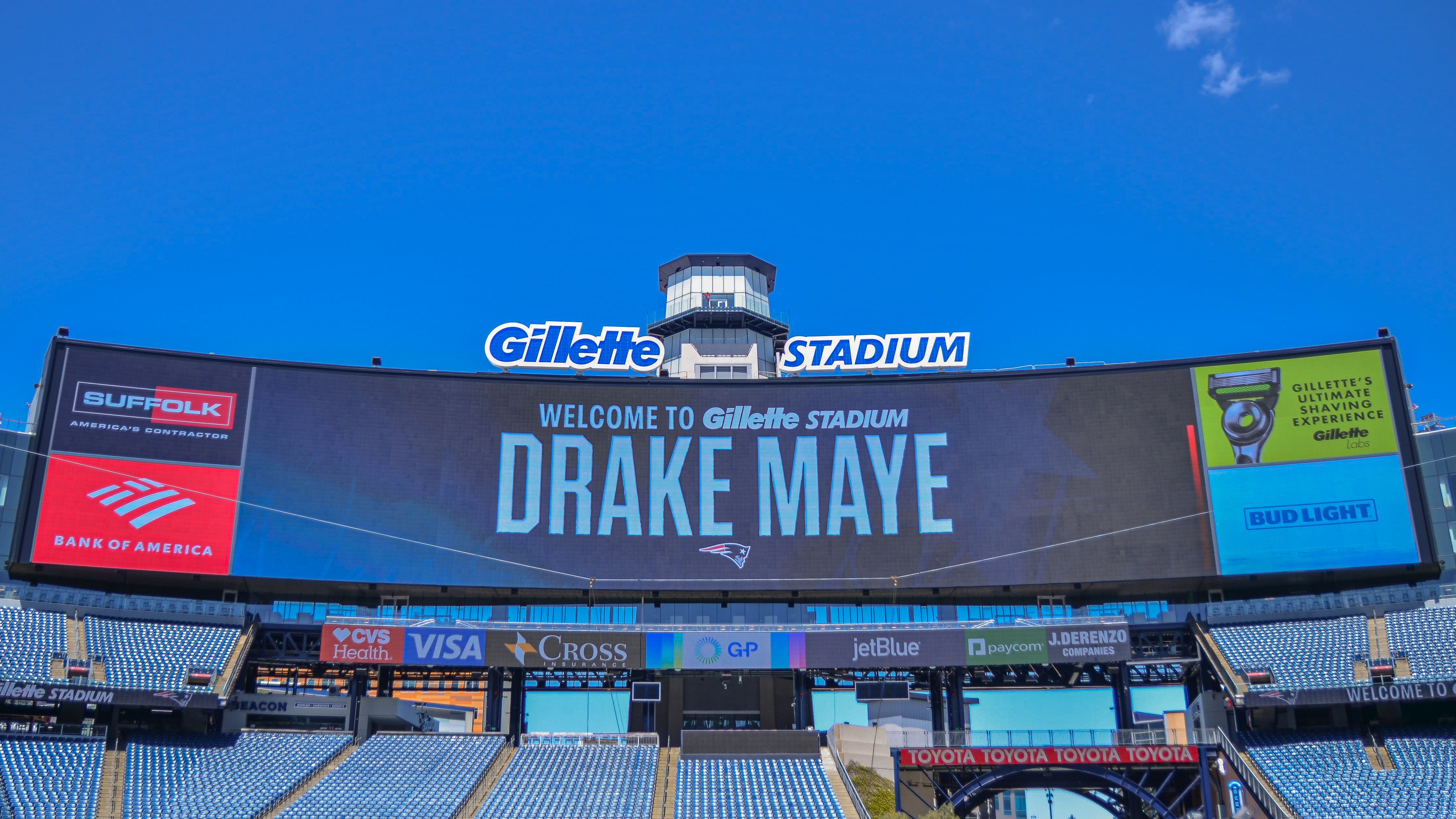 Drake Maye is welcomed to Gillette Stadium with a message on the Jumbotron | Friday, April 26