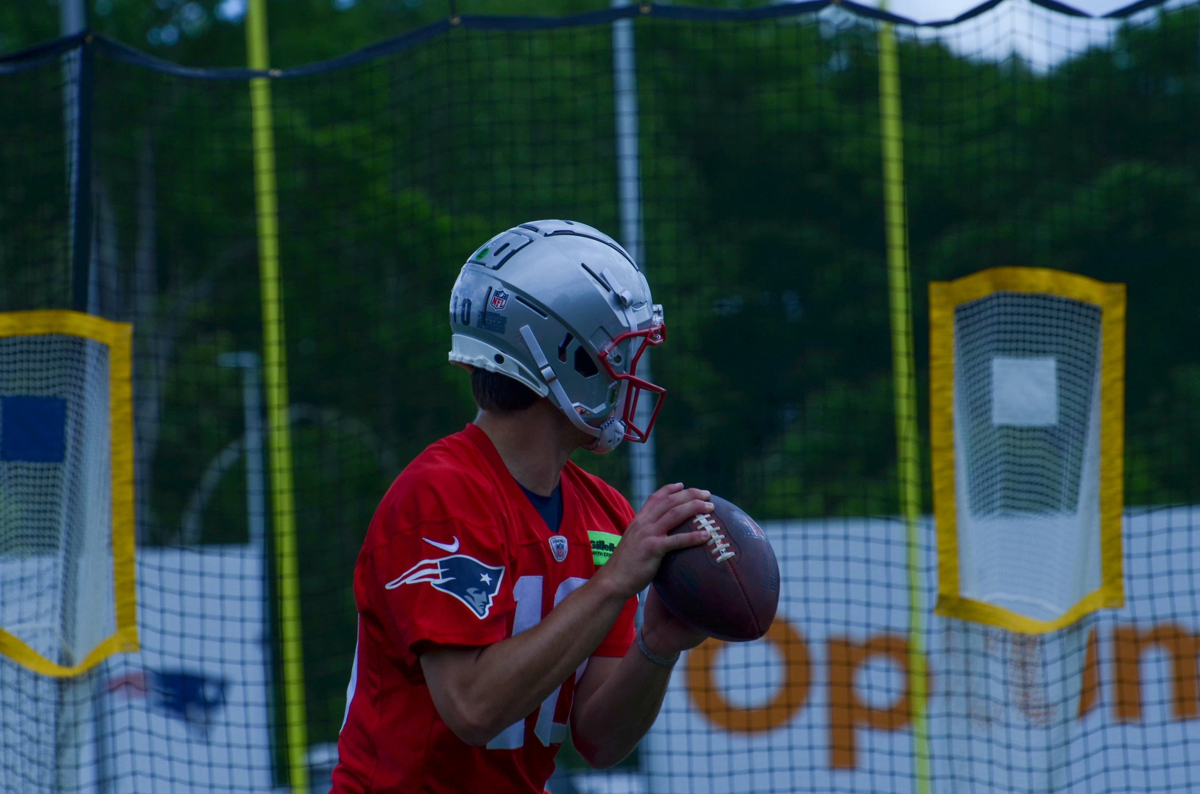 Patriots QB Drake Maye gets ready to throw the ball at OTAs - May 29, 2024