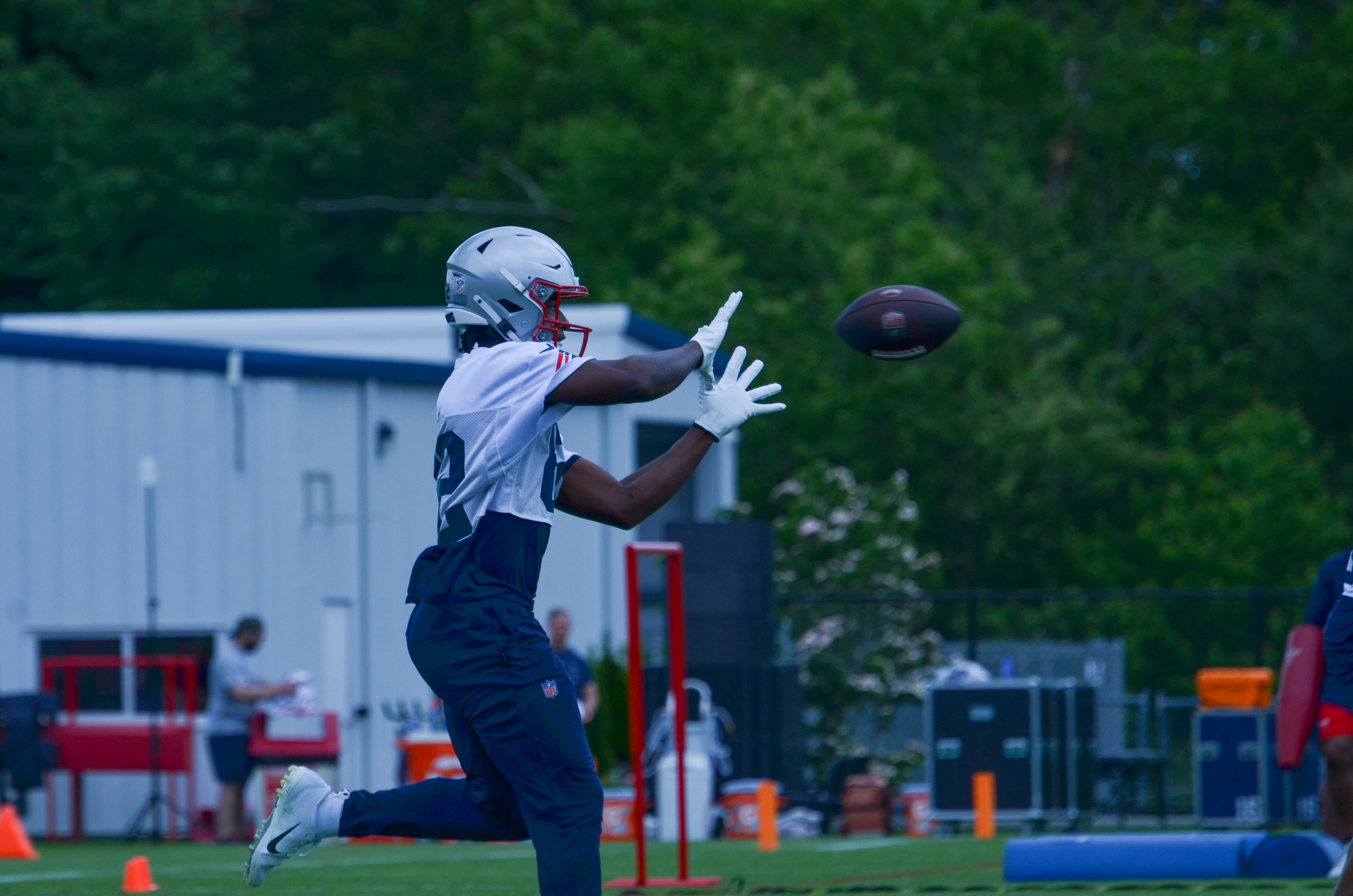Patriots WR T.J. Luther catching the ball at OTAs - May 29, 2024