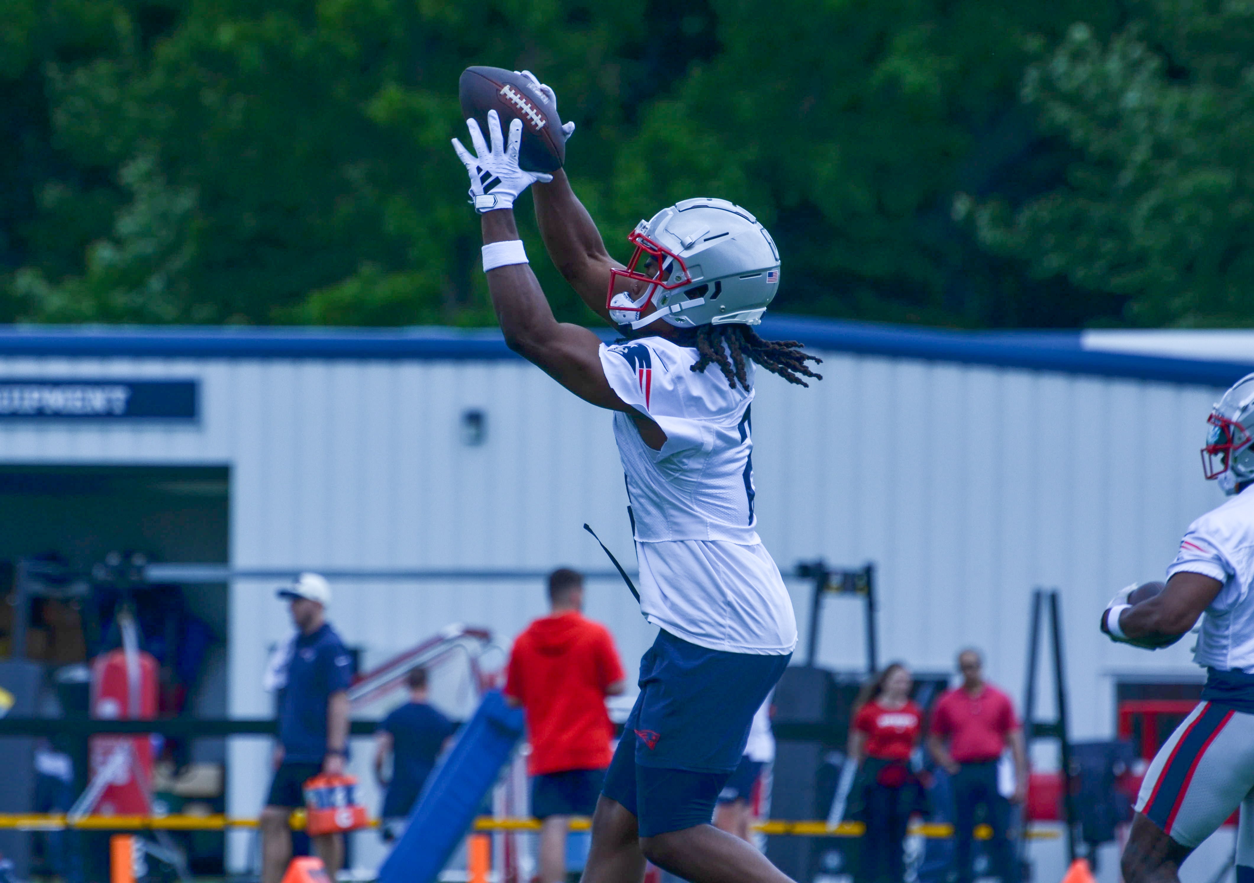 Patriots WR KJ Osborn catches the ball at OTAs - May 29, 2024