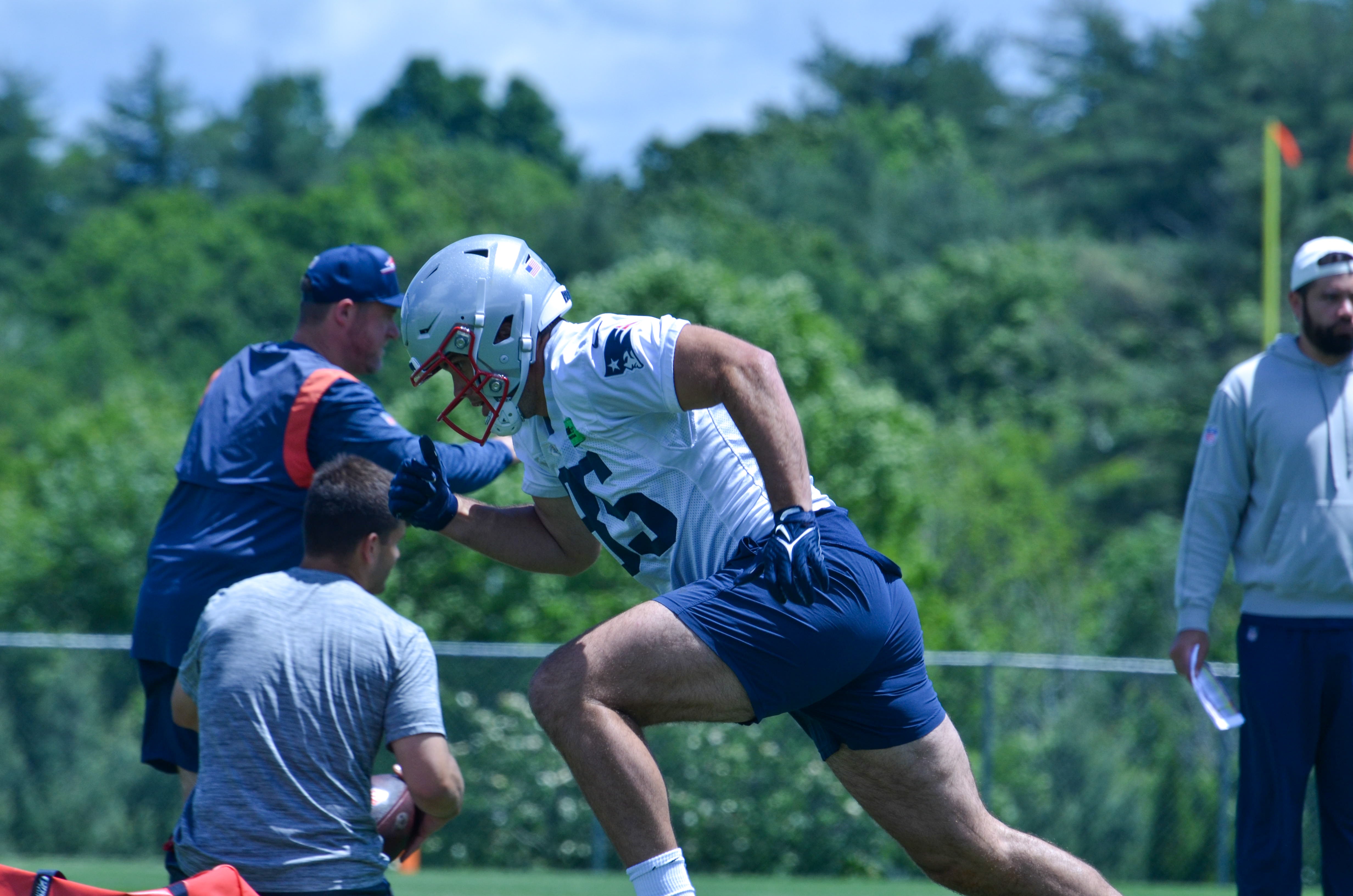 Patriots TE Hunter Henry starts to run his route at the first day of Mandatory Minicamp at Gillette Stadium - June 10, 2024