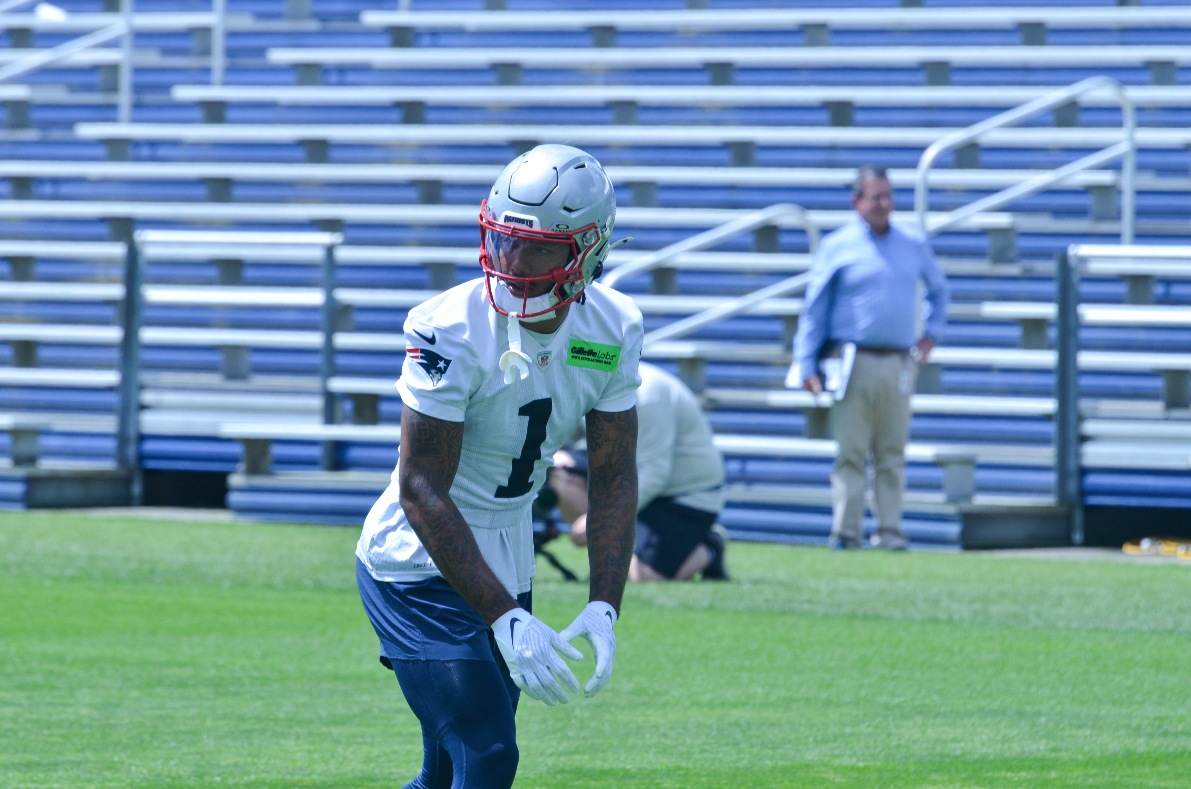 Patriots WR Ja'Lynn Polk gets ready to run his route for a drill during the team's final day of mandatory minicamp - June 12, 2024