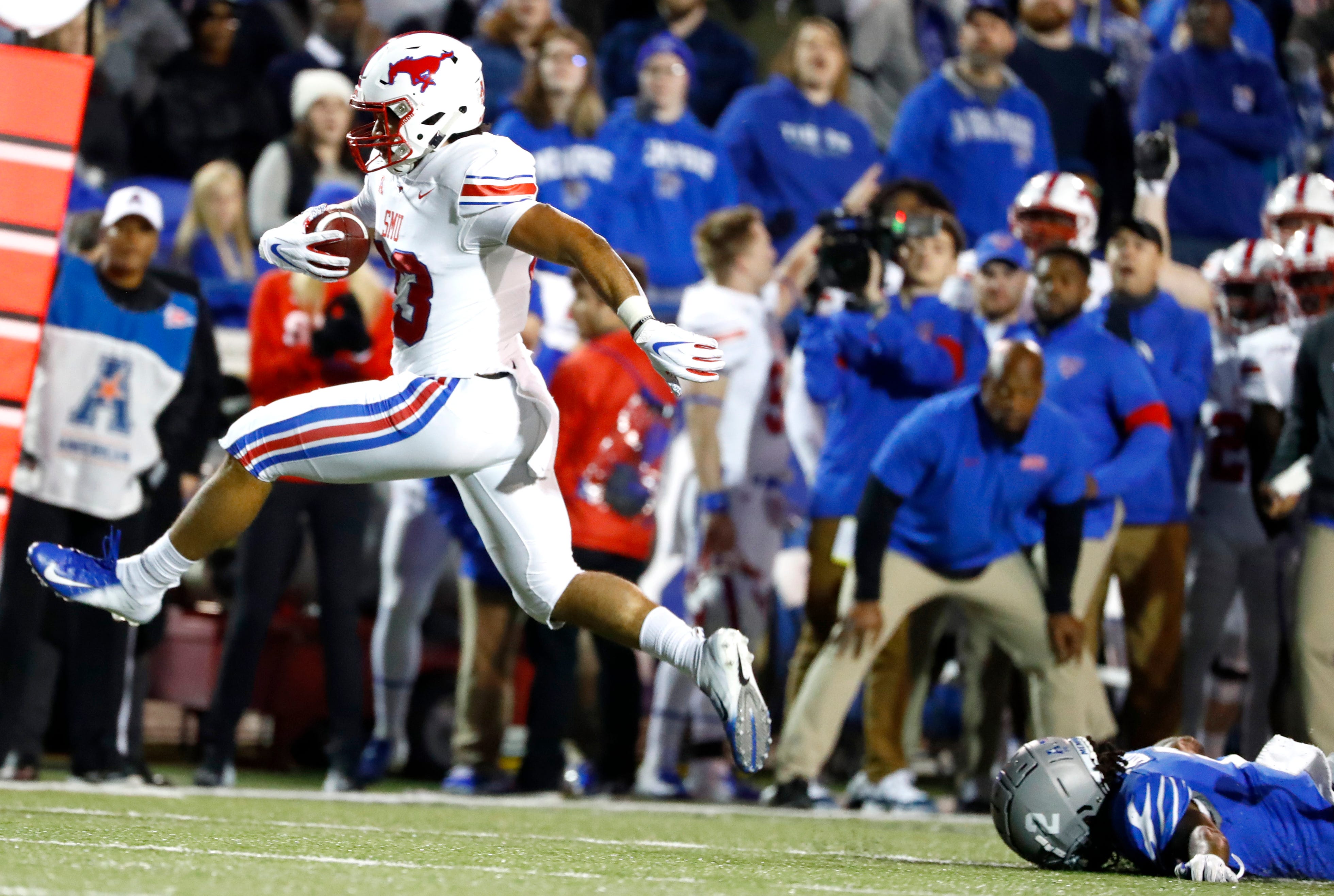 SMU tight end Kylen Granson skips away for a touchdown against Memphis at the Liberty Bowl Memorial Stadium on Saturday, Nov. 2, 2019. W 26348