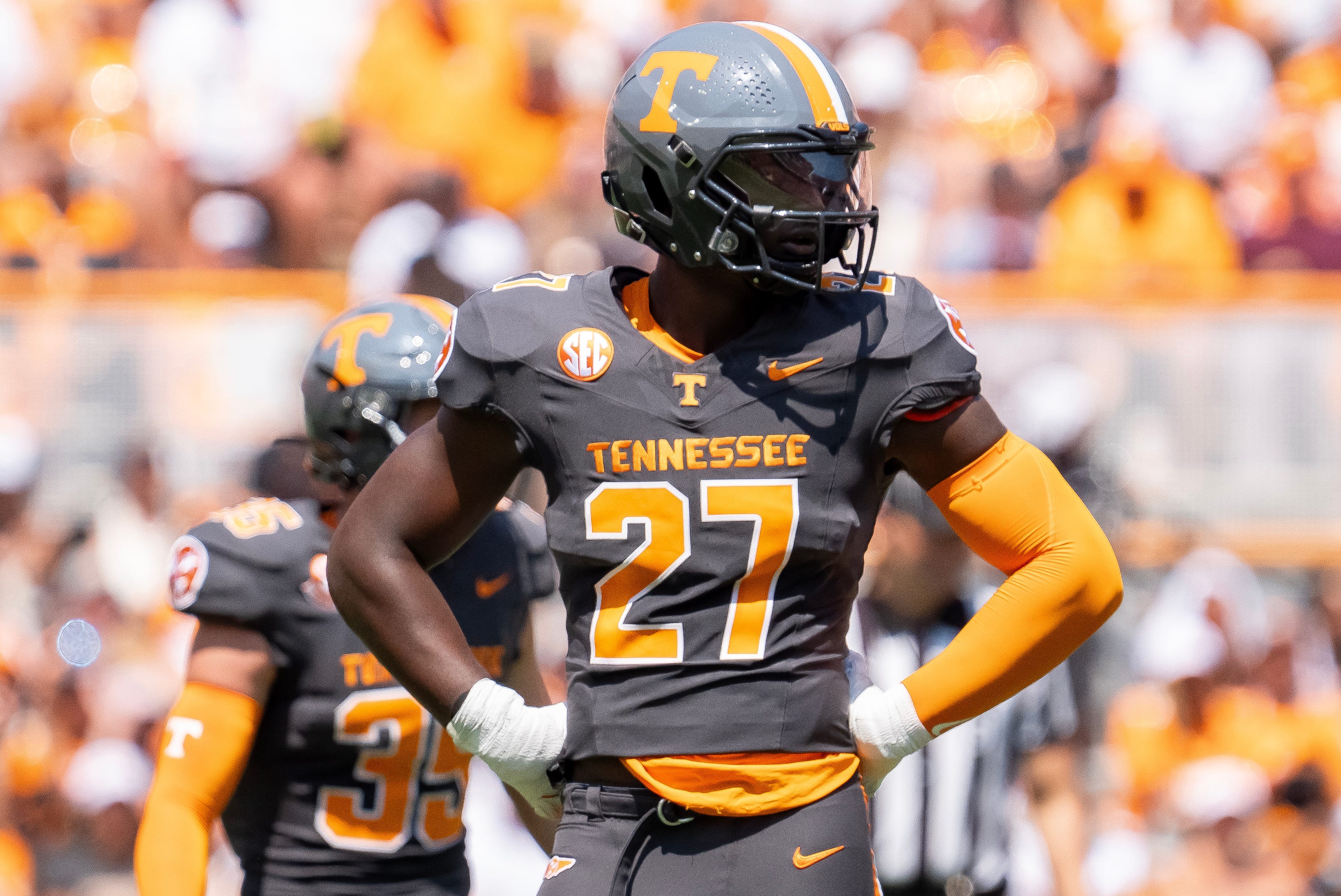 Tennessee defensive lineman James Pearce Jr. (27) during Tennessee's game against Chattanooga in Neyland Stadium in Knoxville on Saturday, Aug. 31, 2024.