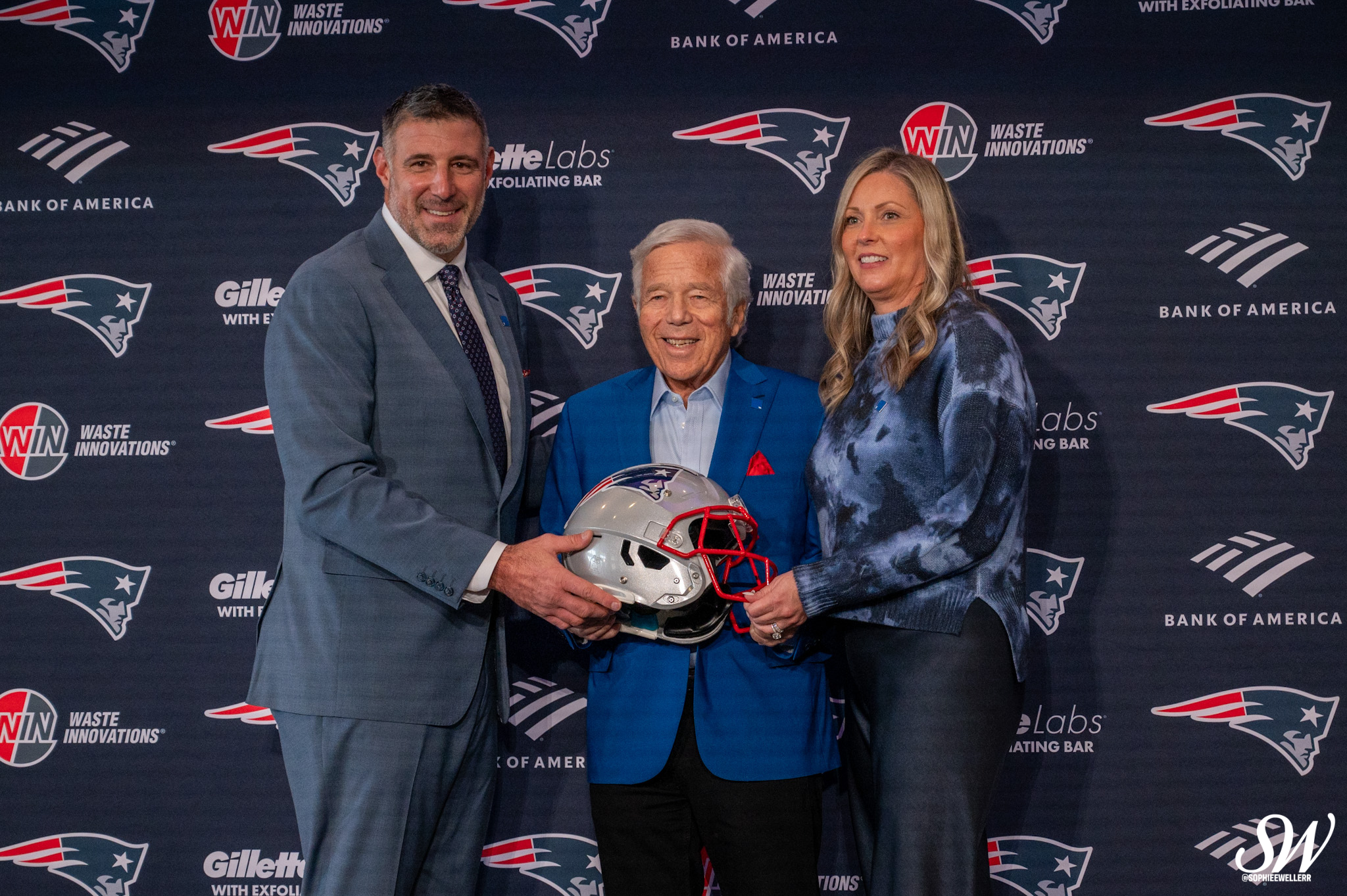 New England Patriots head coach Mike Vrabel, his wife Jen Vrabel, and owner Robert Kraft at Introductory Press Conference