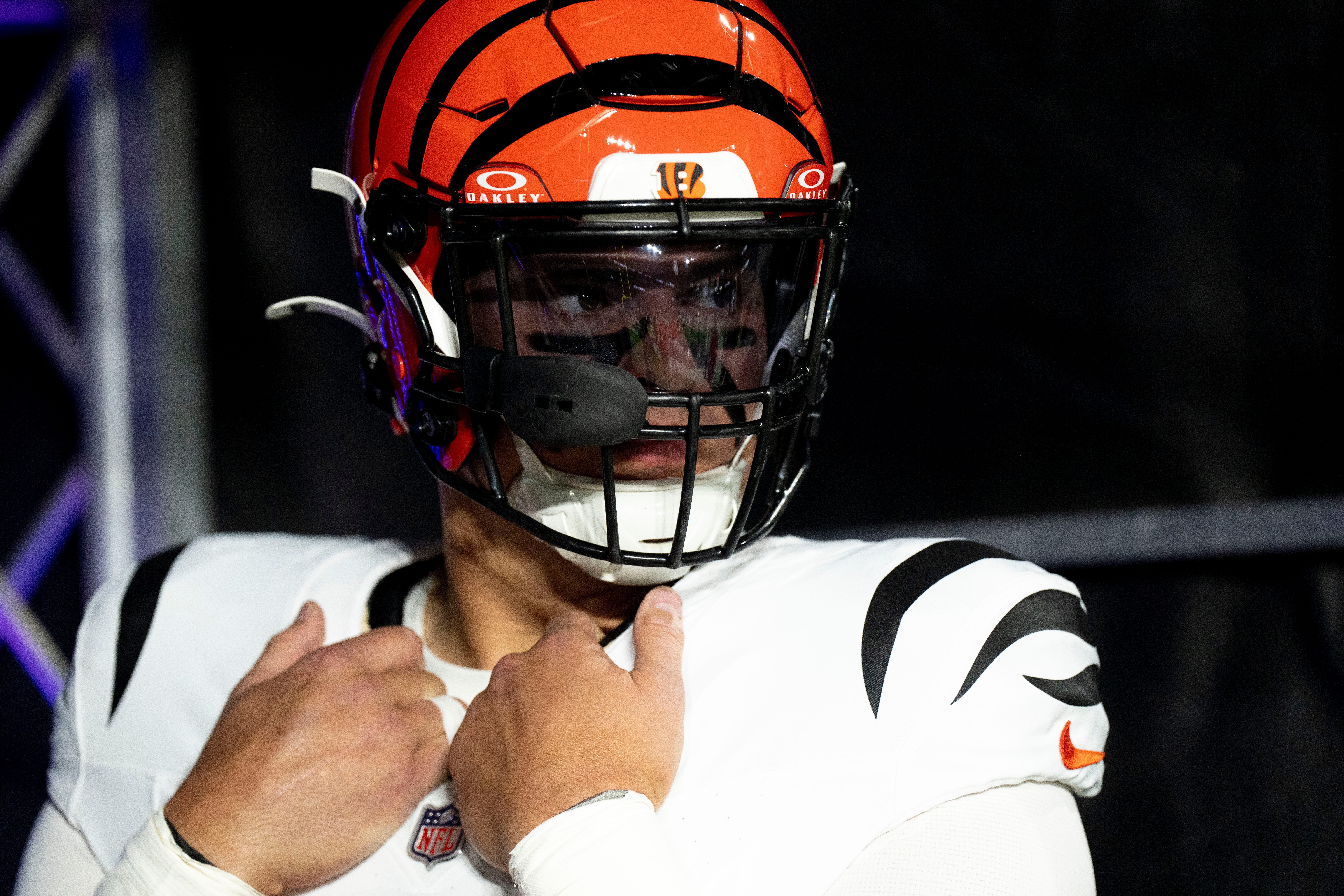 Cincinnati Bengals defensive end Trey Hendrickson (91) looks out of the tunnel before warming up before the NFL game between the Cincinnati Bengals and the Baltimore Ravens at M&T Banks Stadium in Baltimore on Thursday, Nov. 7, 2024.