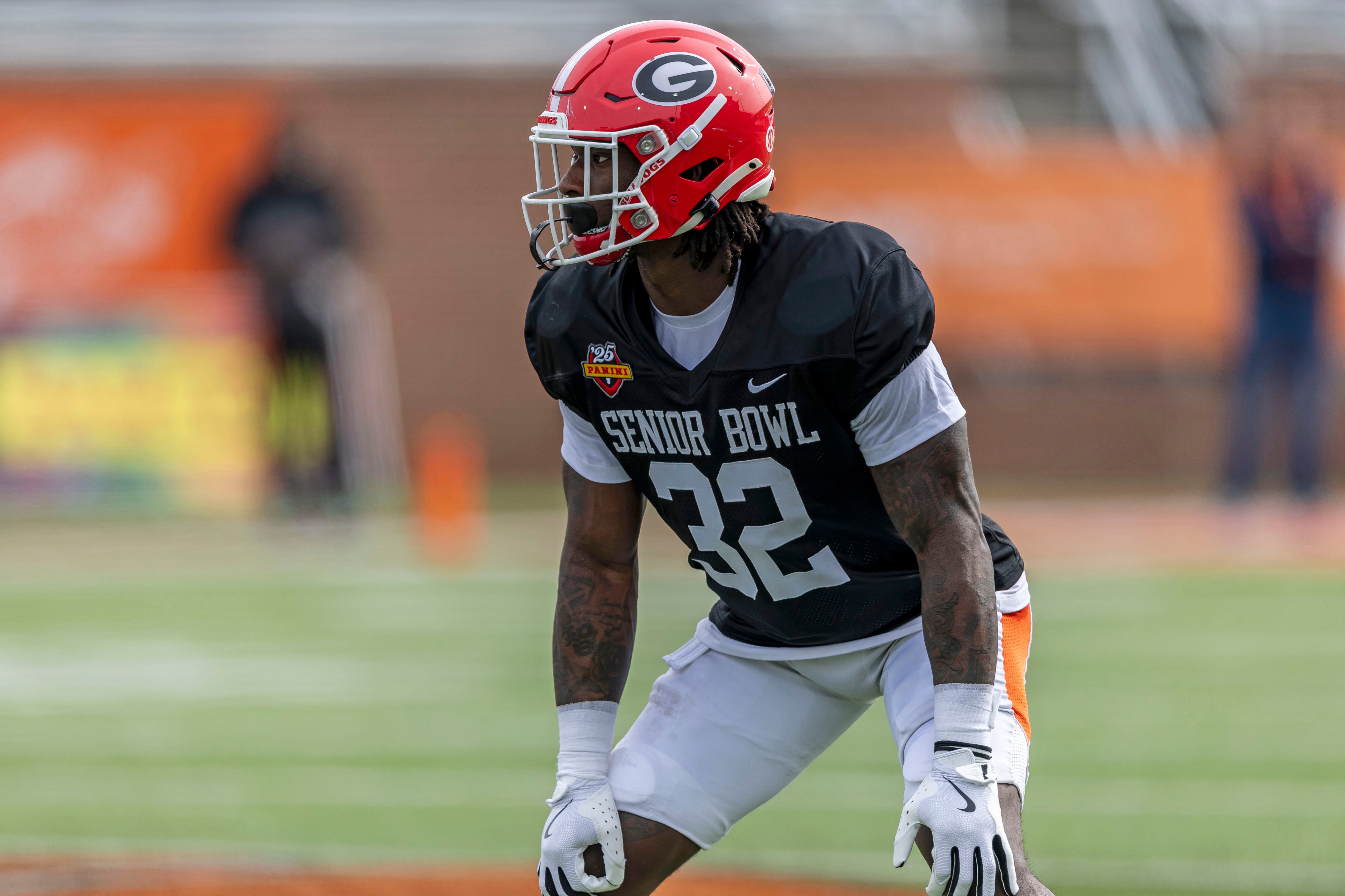 Jan 28, 2025; Mobile, AL, USA; American team linebacker Smael Mondon Jr. of Georgia (32) lines up during Senior Bowl practice for the American team at Hancock Whitney Stadium.