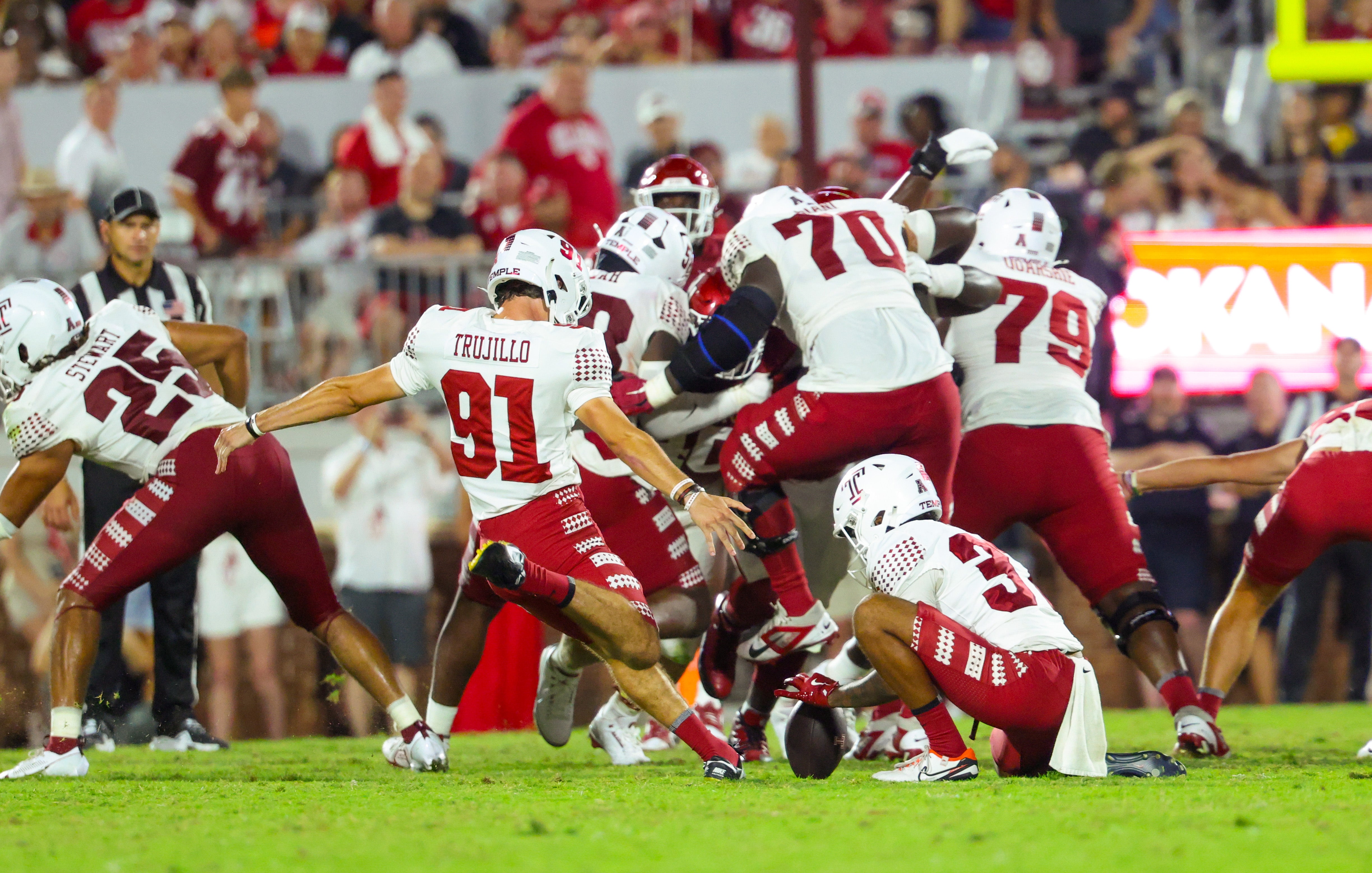 Aug 30, 2024; Norman, Oklahoma, USA; Temple Owls place kicker Maddux Trujillo (91) makes a field goal during the second half against the Oklahoma Sooners at Gaylord Family-Oklahoma Memorial Stadium.