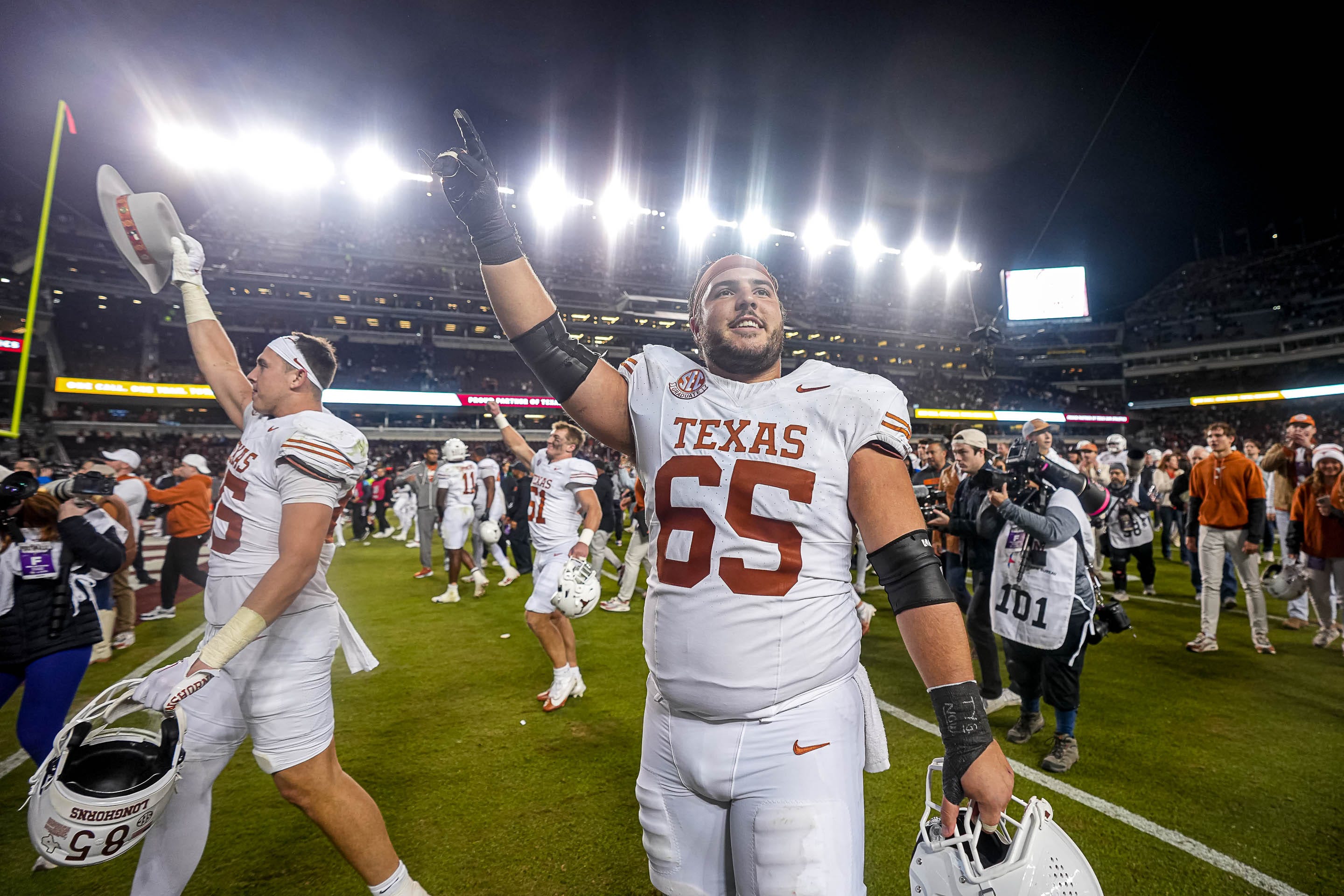 Texas Longhorns offensive lineman Jake Majors (85) celebrates the 17-7 win over Texas A&M in the Lone Star Showdown at Kyle Field on Saturday, Nov. 30, 2024 in College Station, Texas.