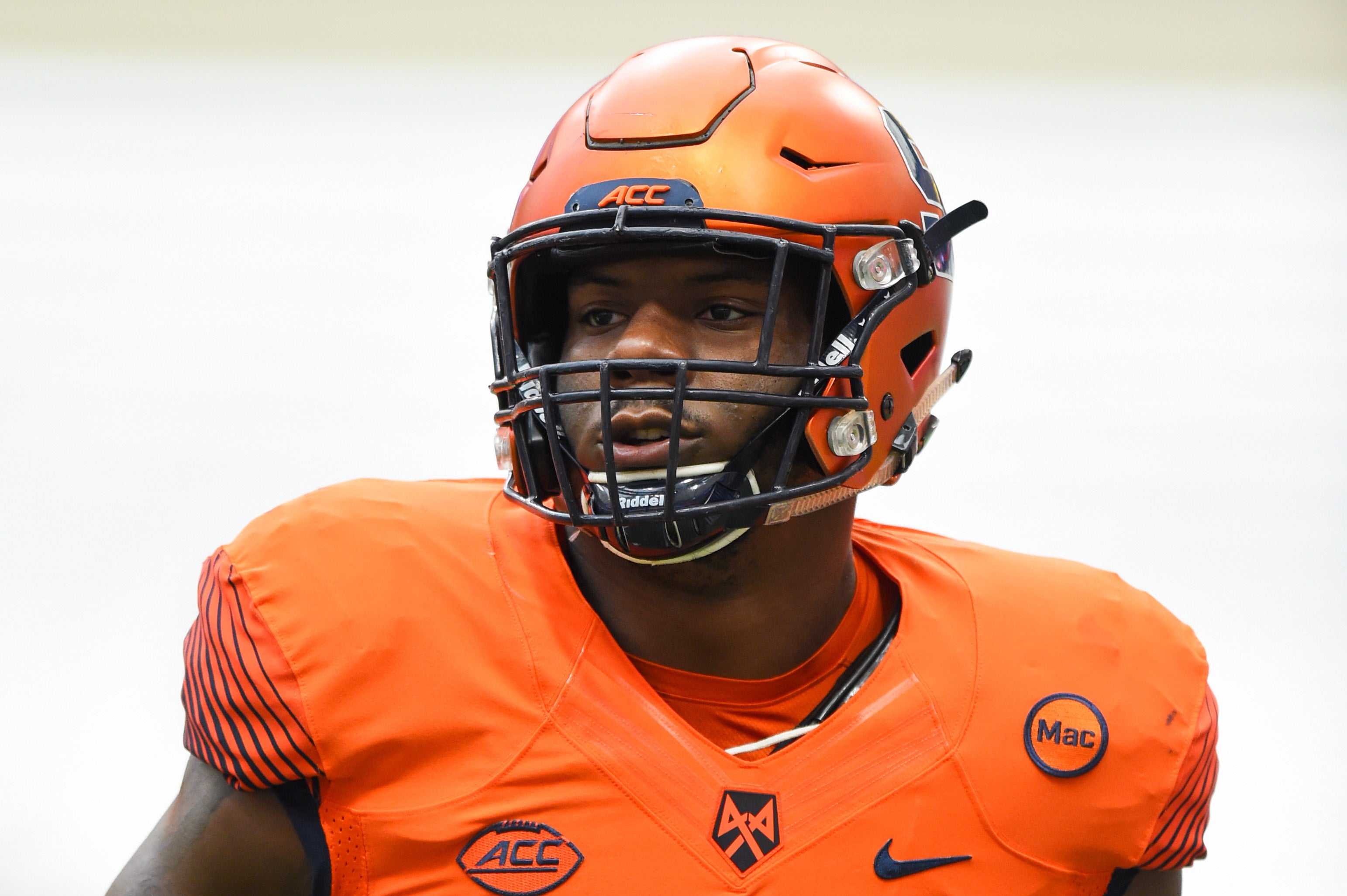 Sep 16, 2017; Syracuse, NY, USA; Syracuse Orange linebacker Zaire Franklin (4) warms up prior to the game against the Central Michigan Chippewas at the Carrier Dome.