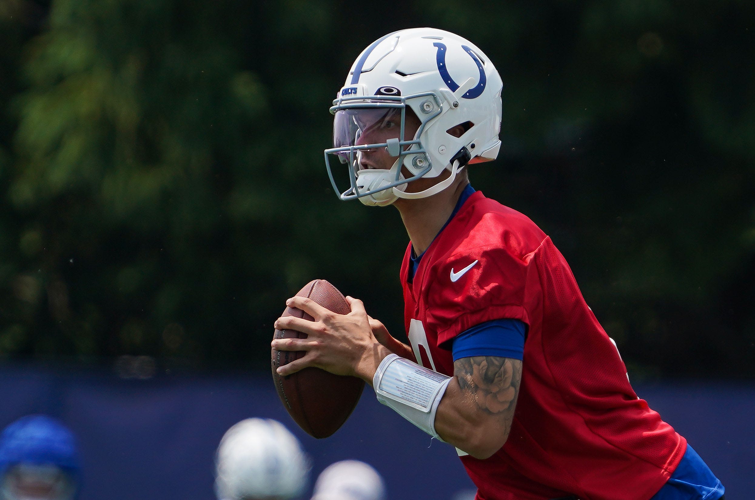 Indianapolis Colts Desmond Ridder (0) prepares to throw the ball Tuesday, June 10, 2025, during NFL Colts mandatory mini camp at the Indiana Farm Bureau Football Center in Indianapolis.