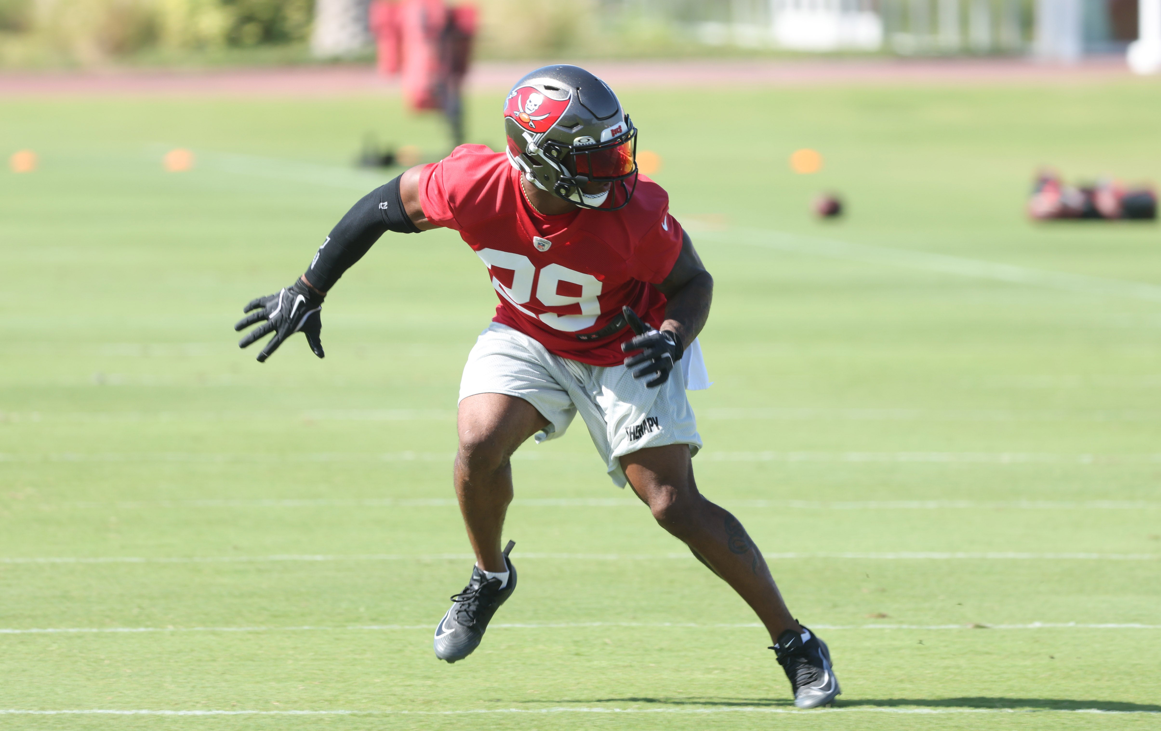 Jun 11, 2025; Tampa, FL, USA; Tampa Bay Buccaneers safety Christian Izien (29) work out at One Buc Place. Jun 11, 2025; Tampa, FL, USA; Tampa Bay Buccaneers safety Christian Izien (29) work out at One Buc Place. Mandatory Credit: Kim Klement Neitzel-Imagn Images