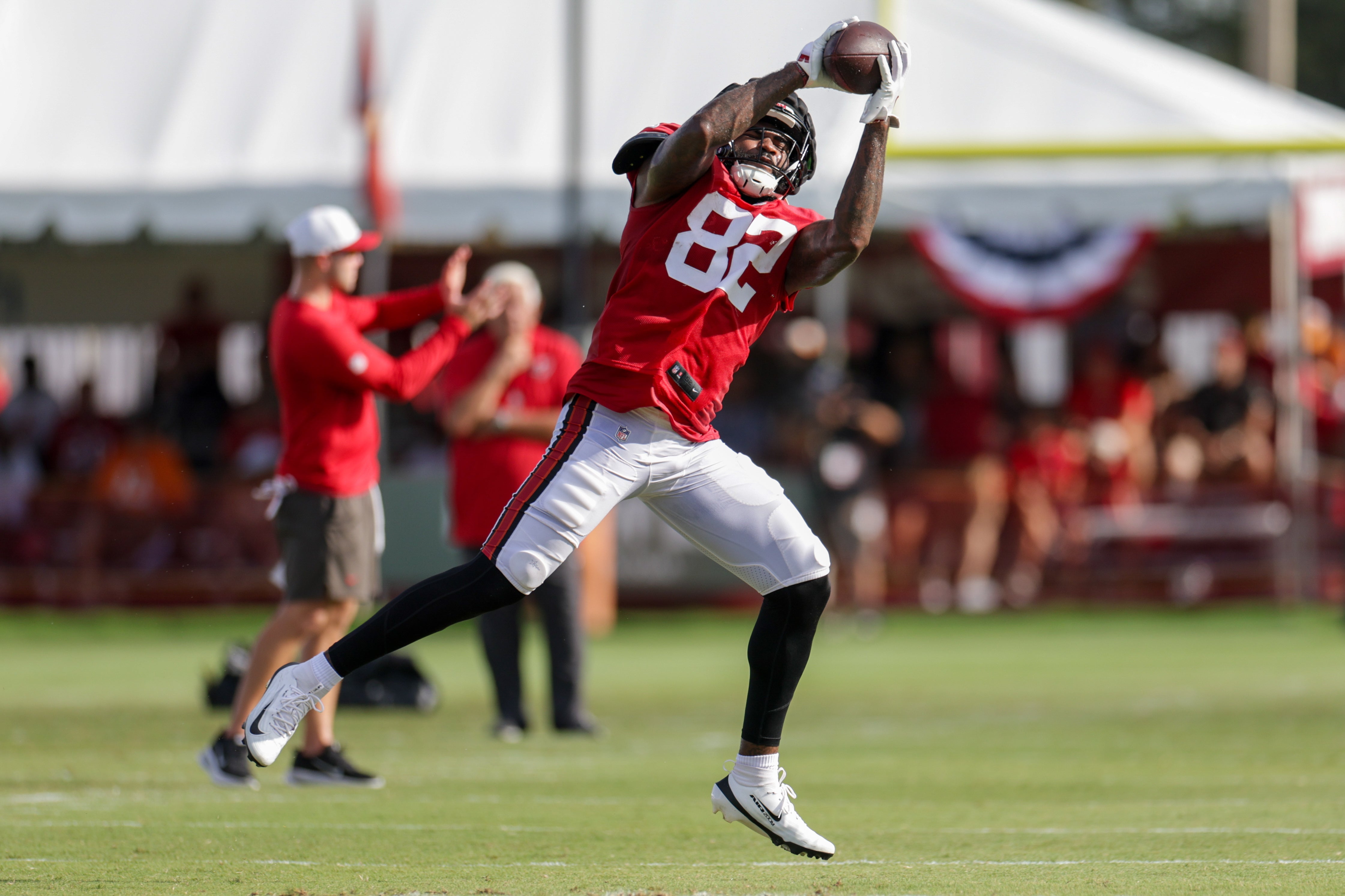 Jul 31, 2025; Tampa, FL, USA; Tampa Bay Buccaneers tight end Devin Culp (82) participates in training camp at AdventHealth Training Center.
