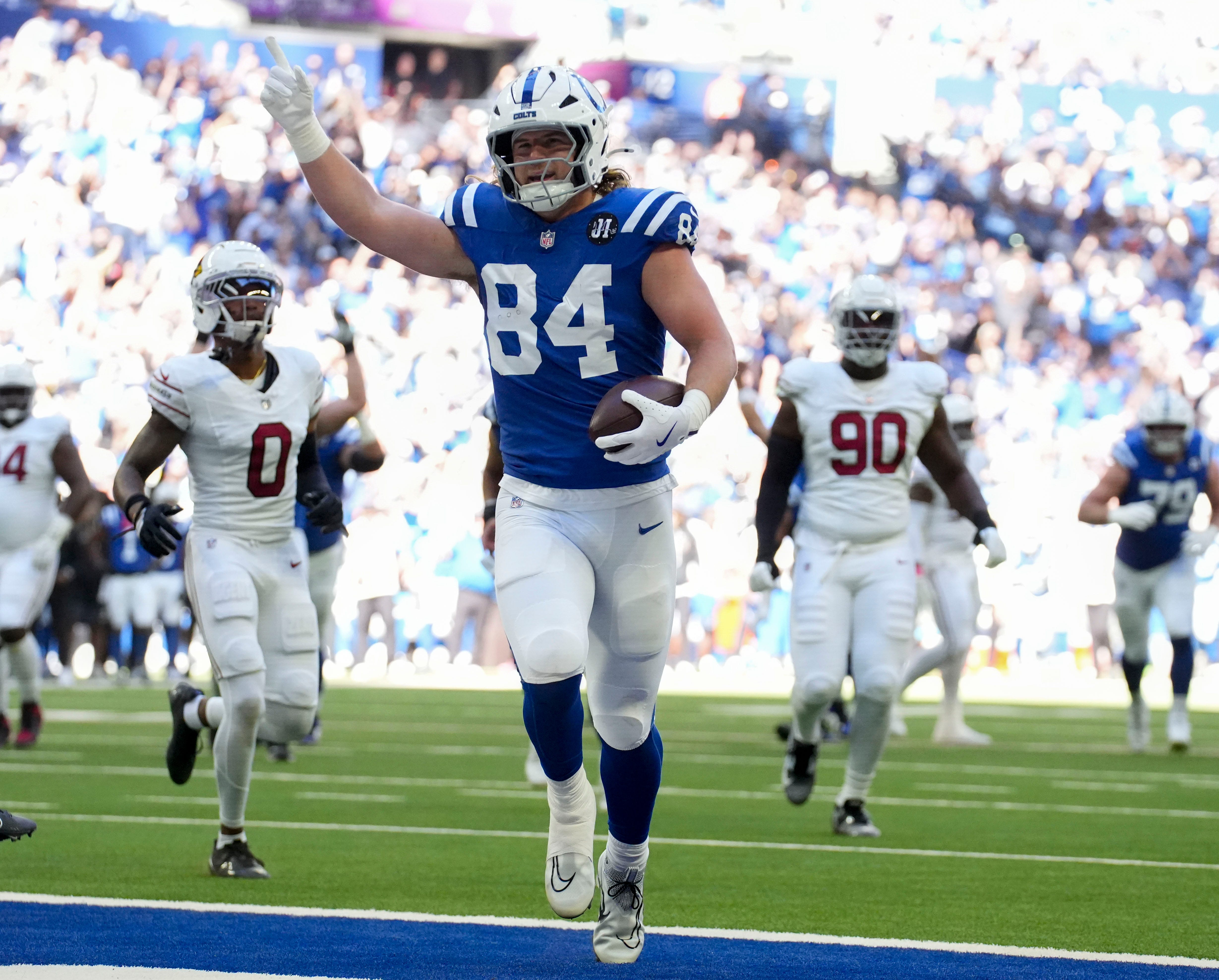 Colts TE Tyler Warren walks into the end zone for a touchdown 