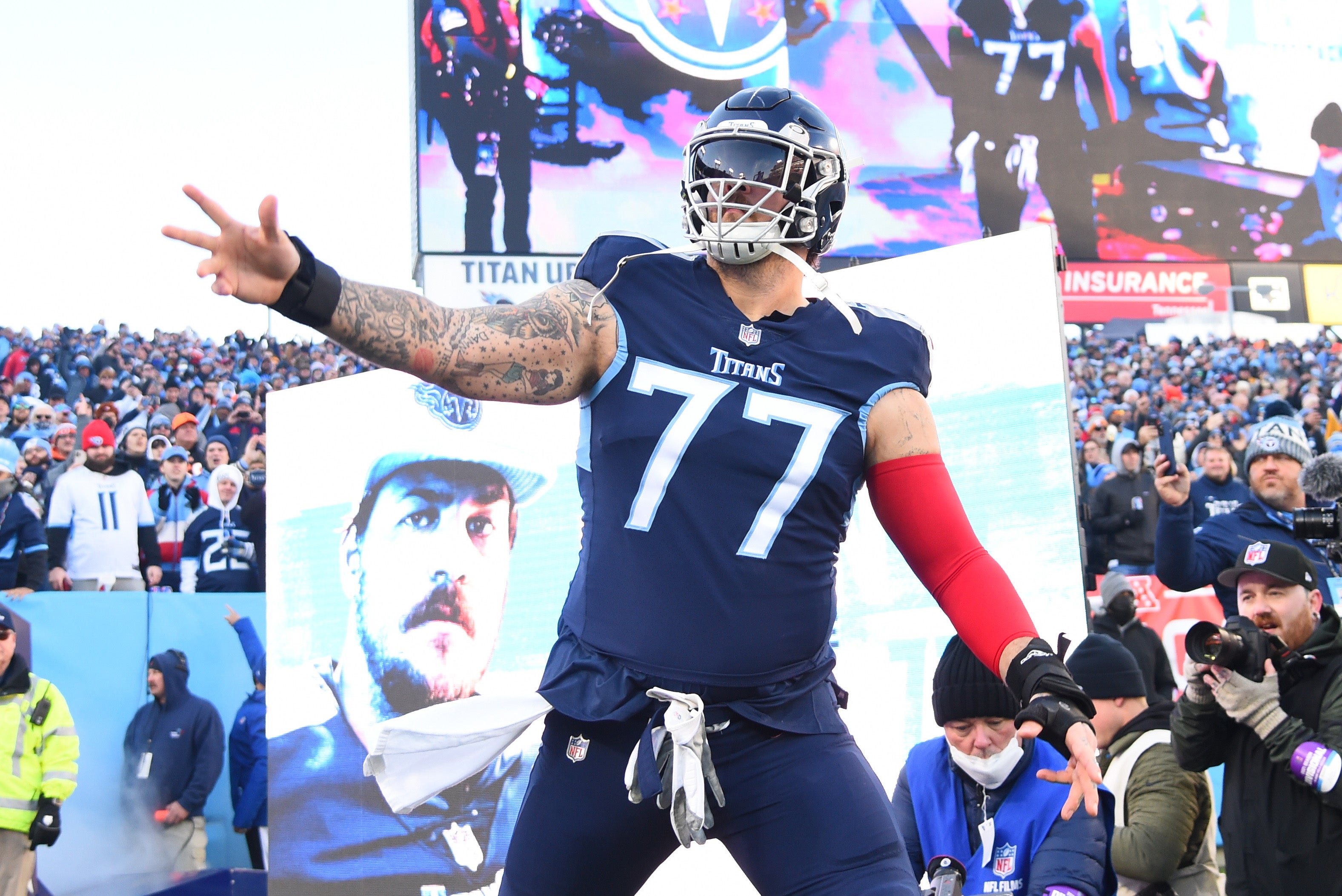 Former Titans OT Taylor Lewan