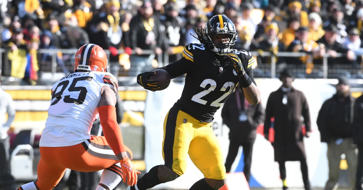 Najee Harris breaks Franco Harris's rookie rushing record @najee_harris  #najeeharris #najee #22 #rb #steelers #steeler #steelersnation…