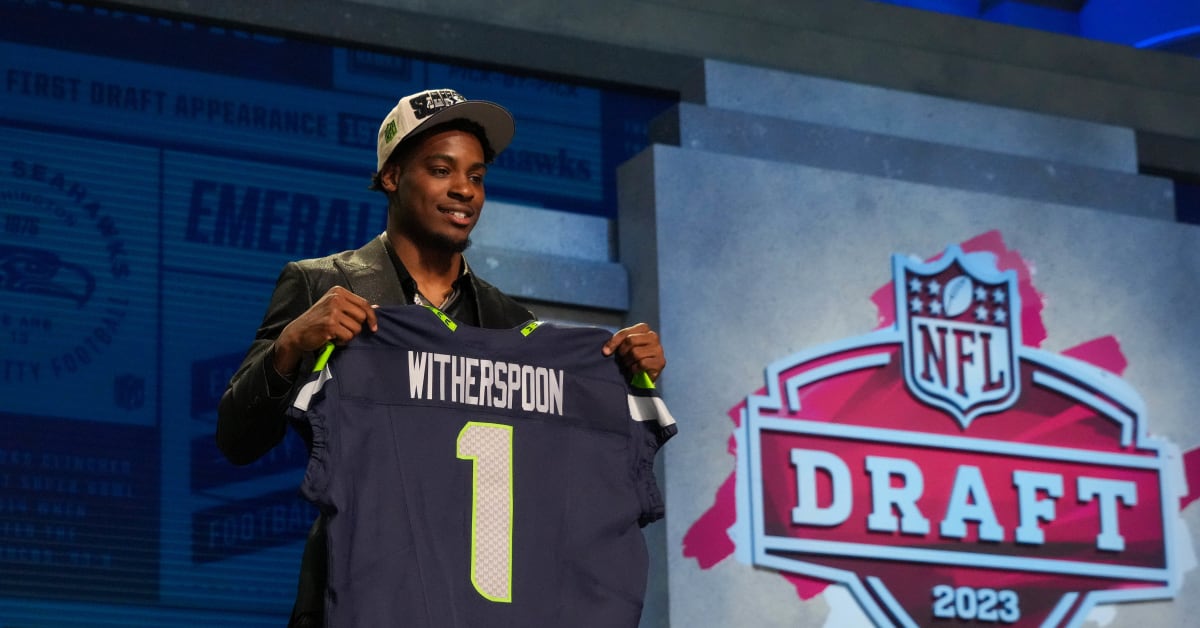 Seahawks select OT Cross 9th overall in NFL draft