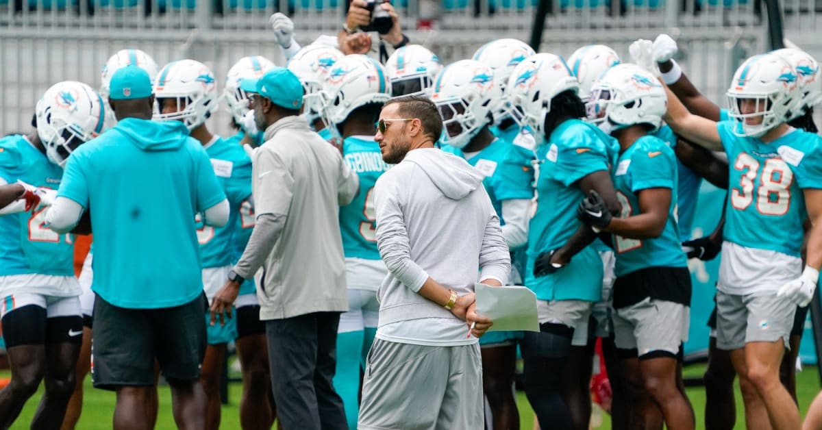 Here's the Dolphins' updates on Waddle, Phillips, Armstead, Ahmed