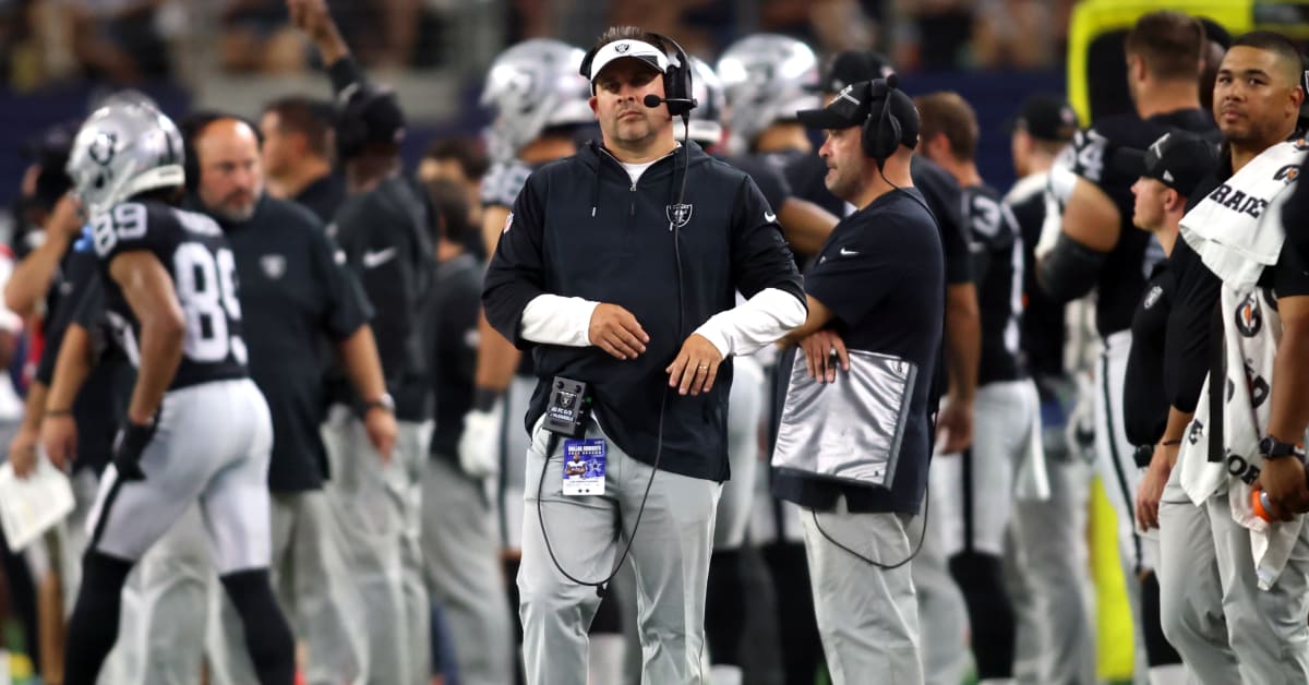 Amidst Jimmy G's Concussion Mystery, Struggling Las Vegas Raiders Lean  Towards 25-Year-Old Rookie Quarterback - EssentiallySports