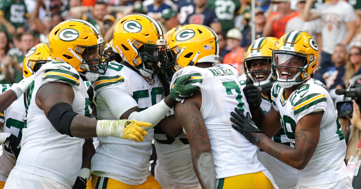 Packers Playoff Bound, Beat Bears in Rivals' 200th Game, Chicago News