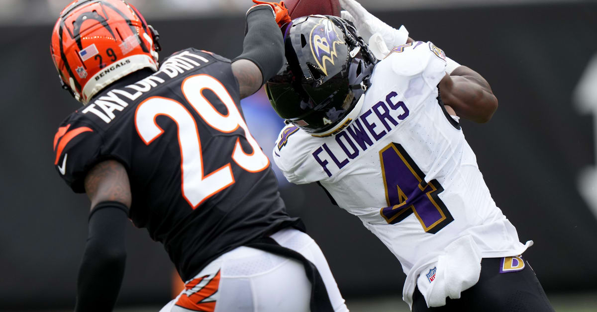 Jackson dazzles as Ravens rout winless Bengals 49-13